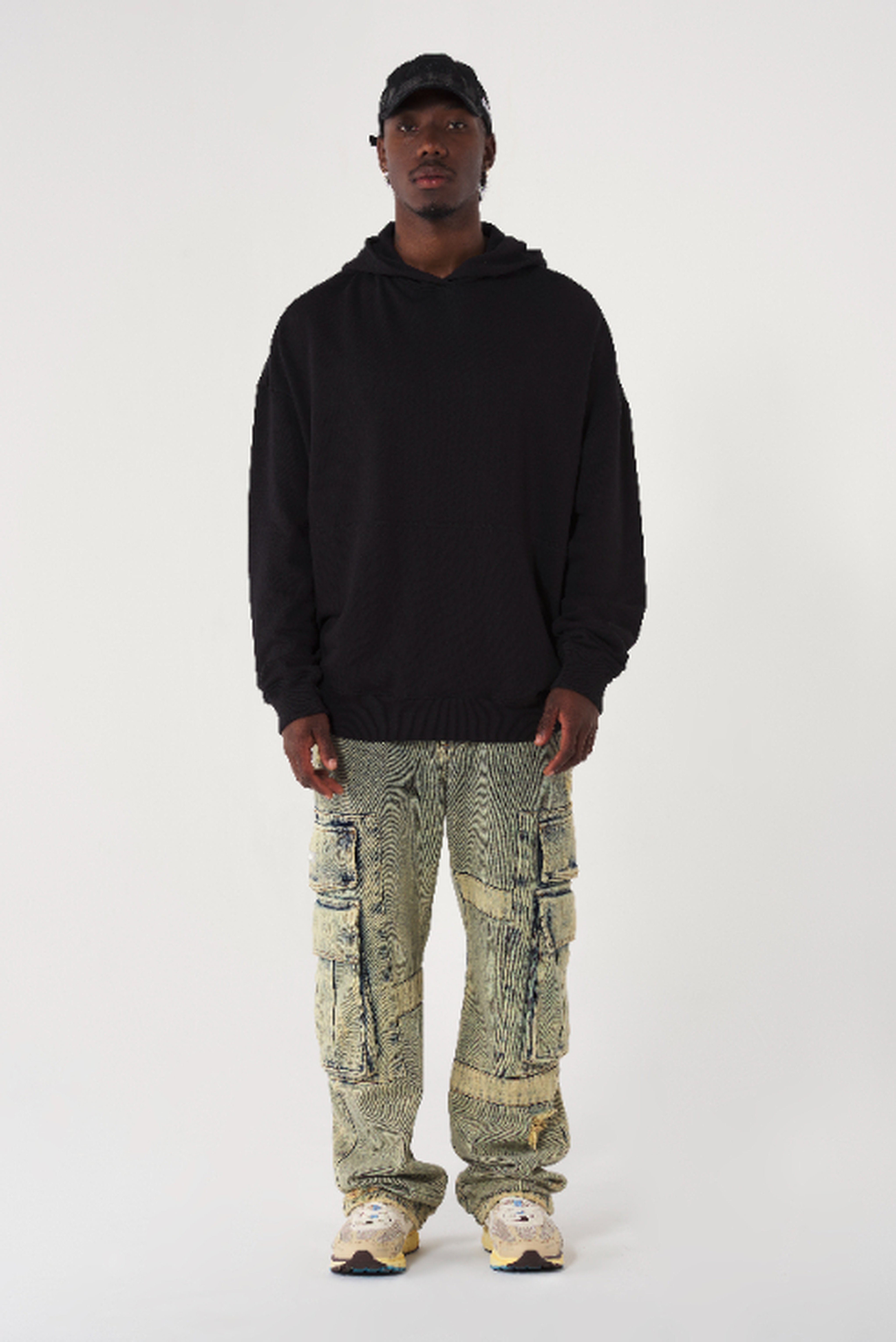 BUZO CERRADO COLOR NEGRO