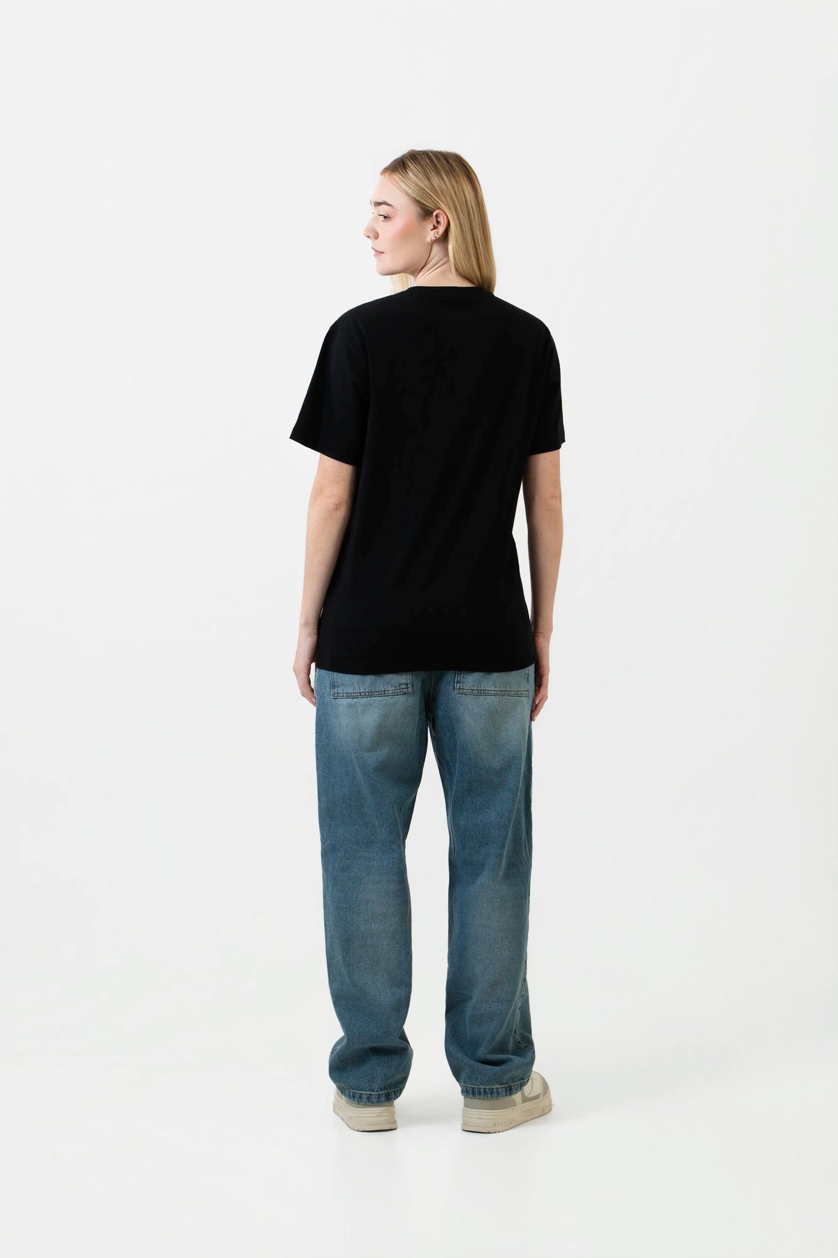 CAMISETA MANGA CORTA COLOR NEGRO