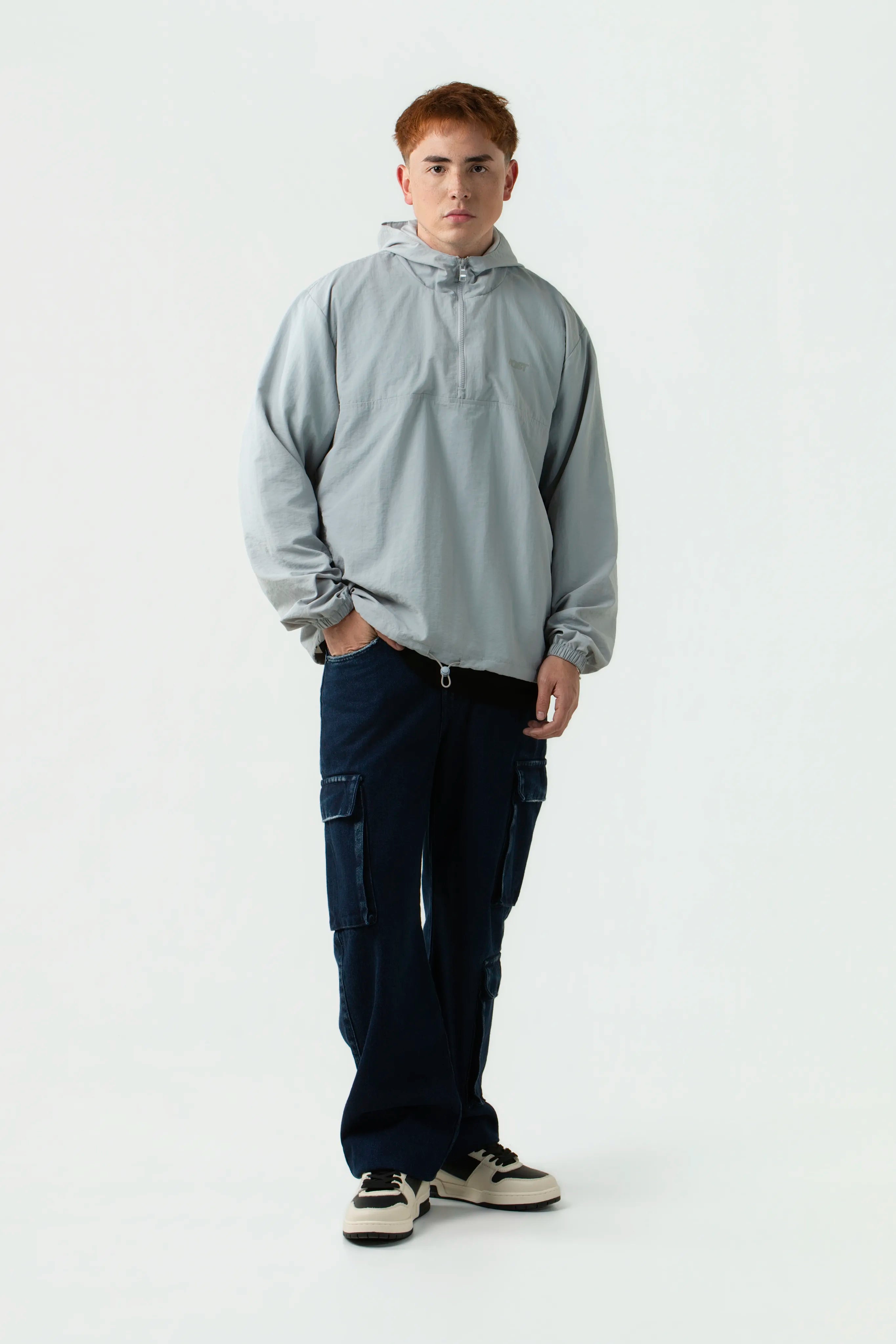 CHAQUETA ROMPEVIENTOS COLOR GRIS CLR