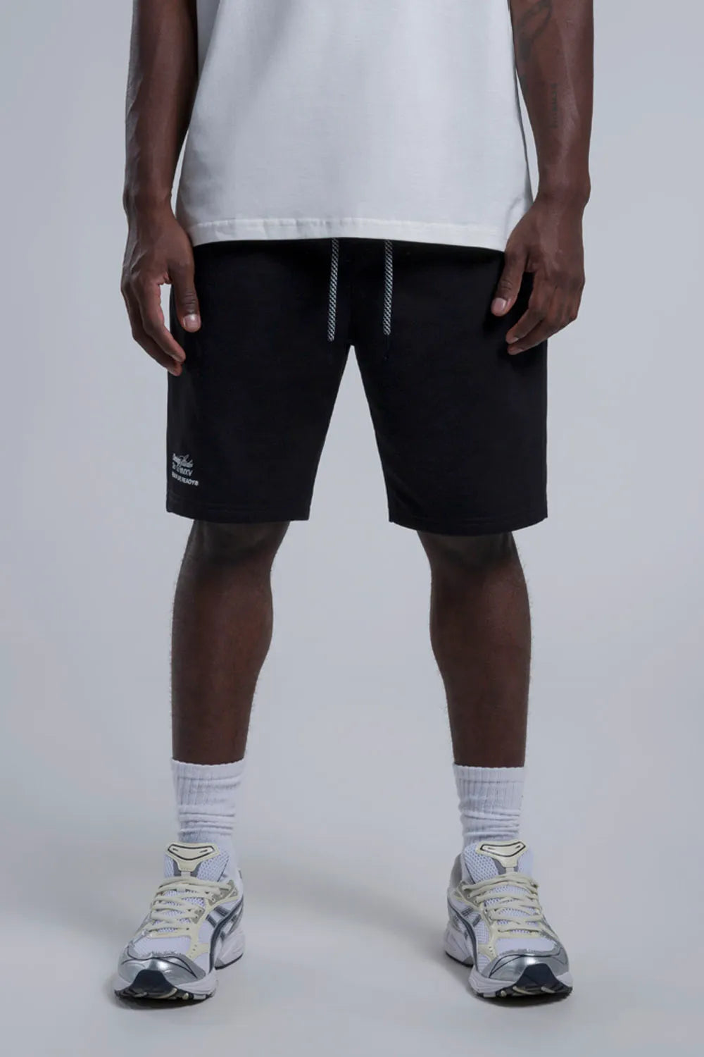 BERMUDA NEGRO ESENCIAL COLOR NEGRO - QST