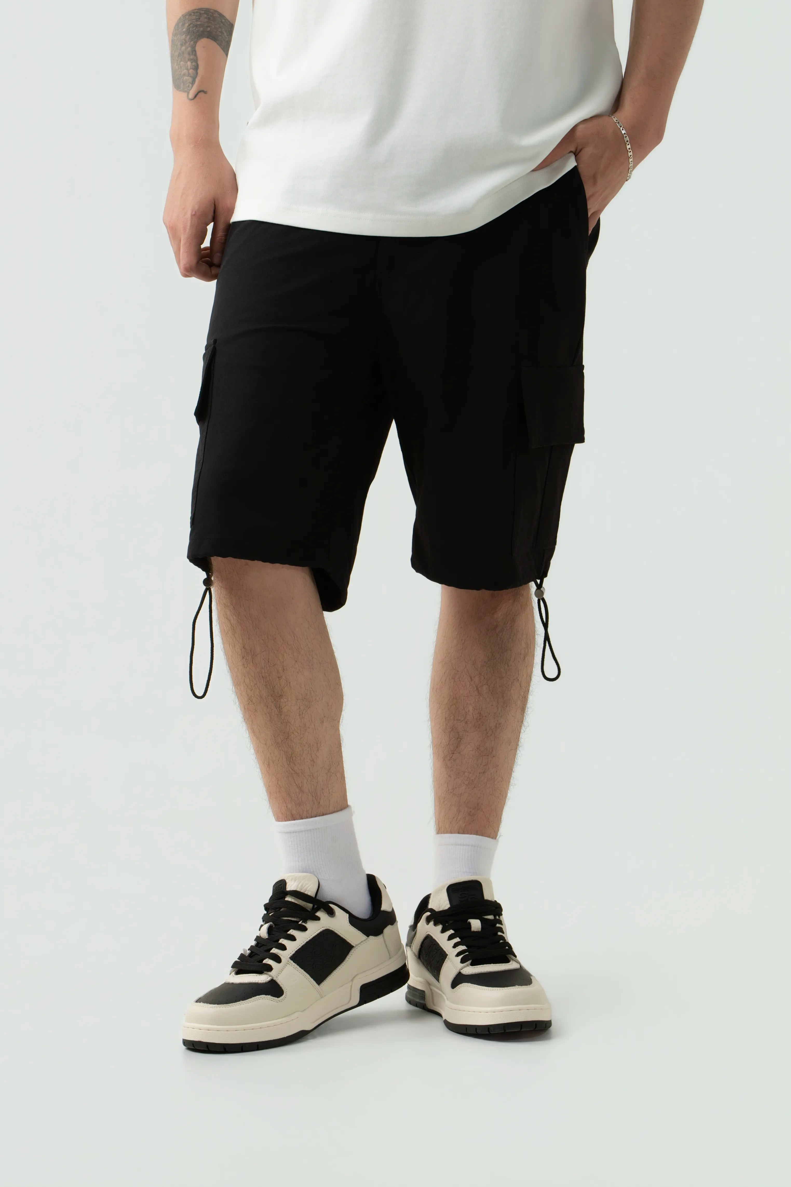 BERMUDA CARGO COLOR NEGRO