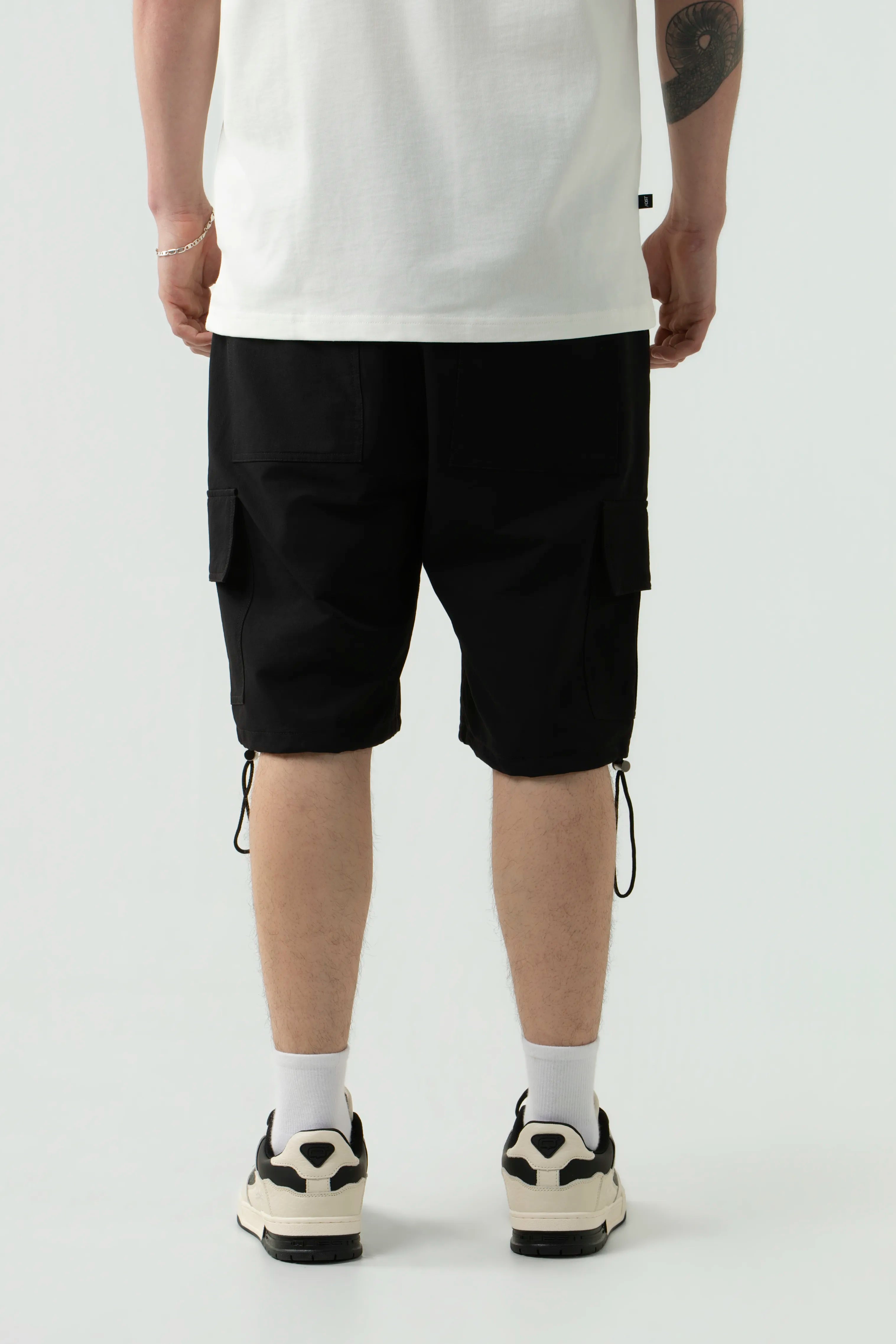 BERMUDA CARGO COLOR NEGRO