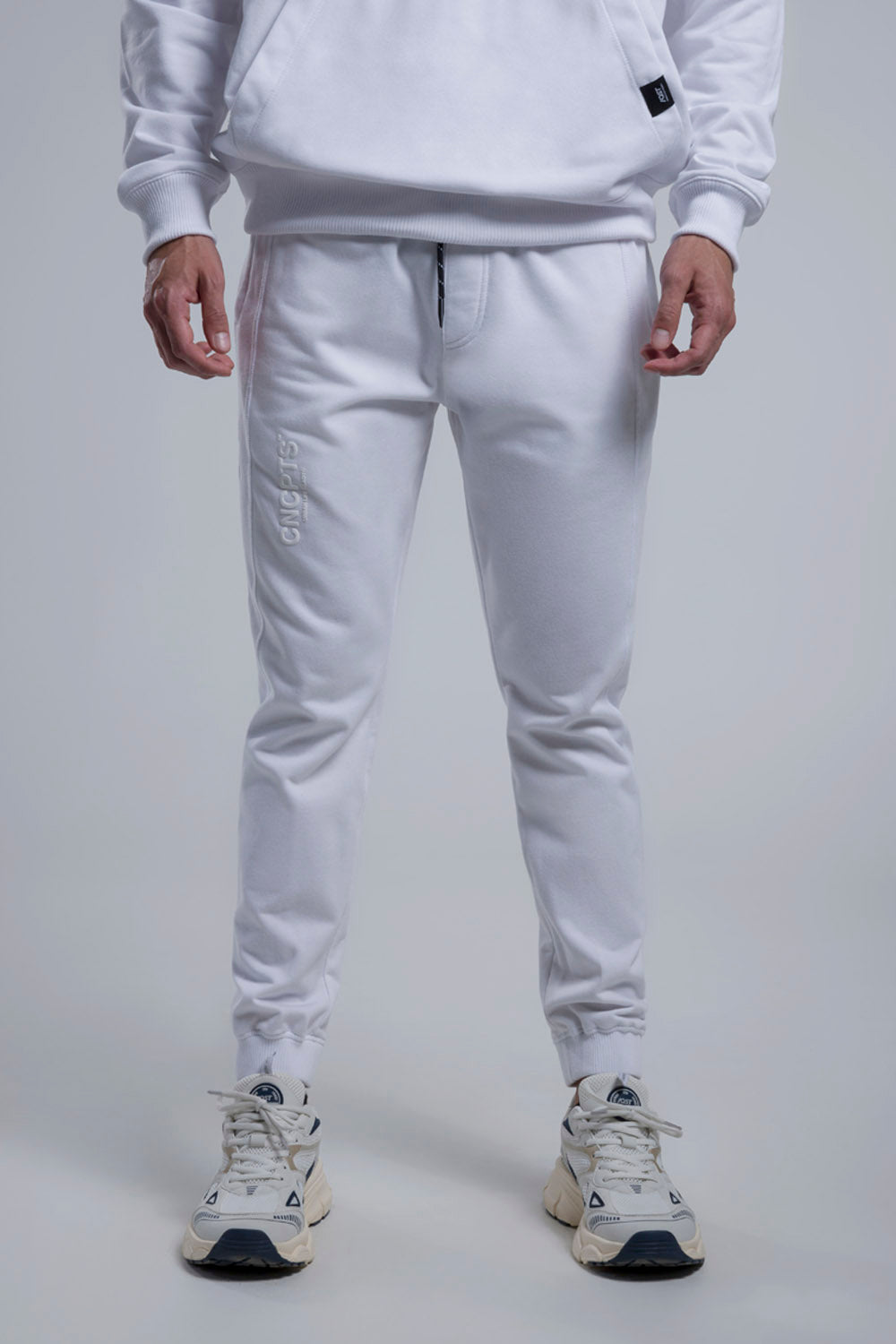PANTALON JOGG COLOR BLANCO OPTICO