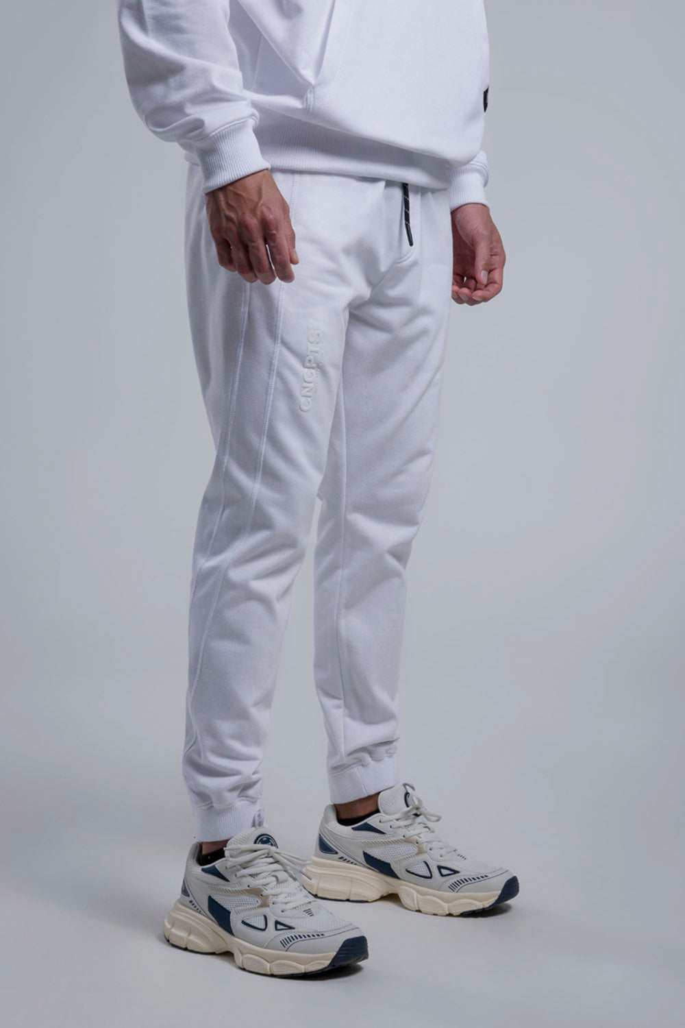 PANTALON JOGG COLOR BLANCO OPTICO
