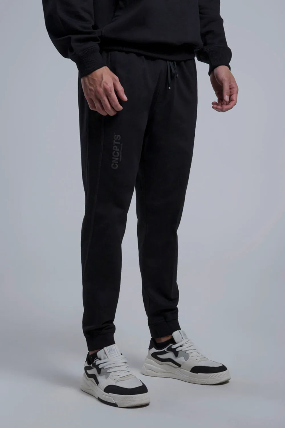 PANTALON NEGRO ESSENCIAL - QST