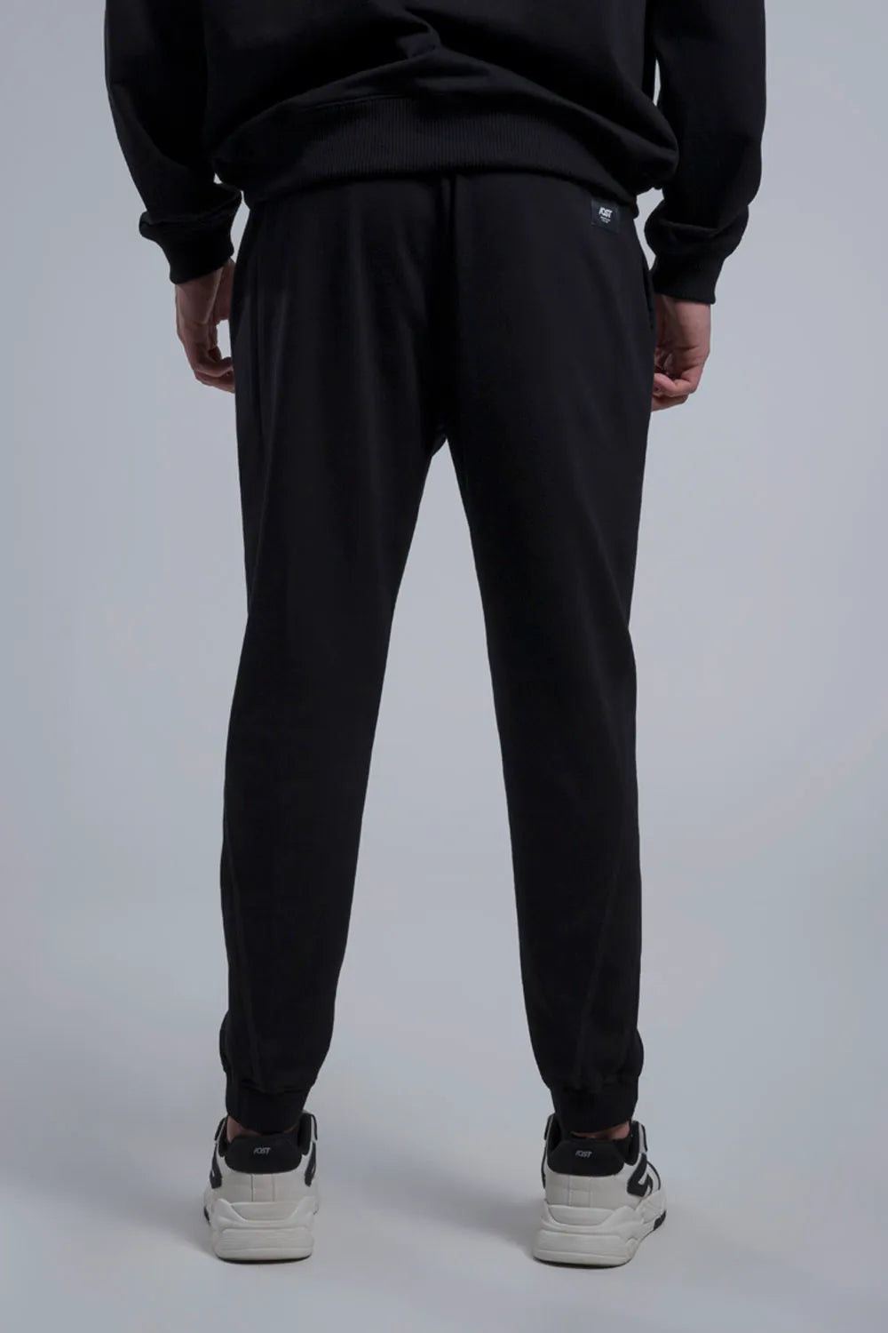PANTALON NEGRO ESSENCIAL - QST