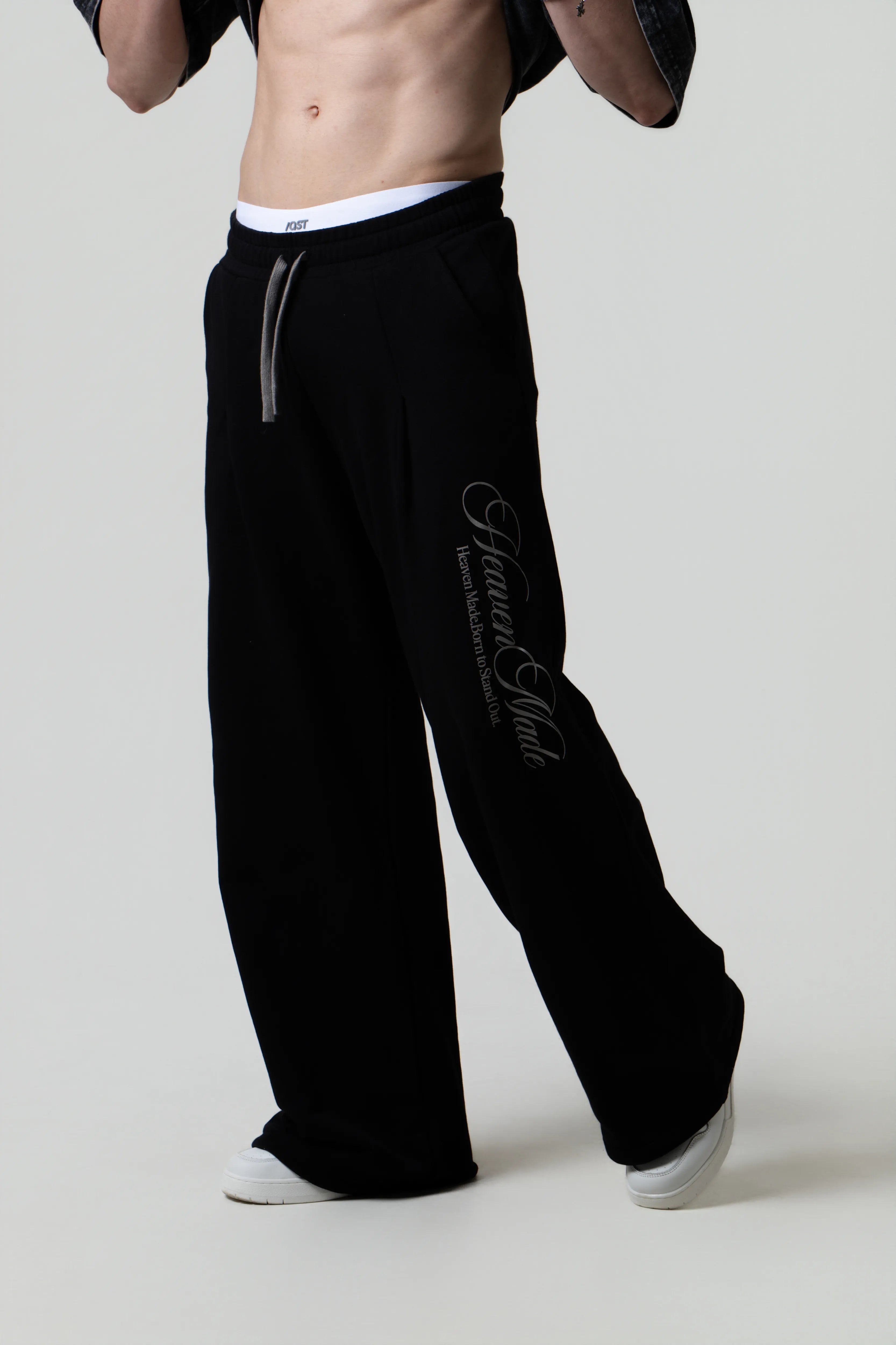 PANTALON SUDADERA COLOR NEGRO