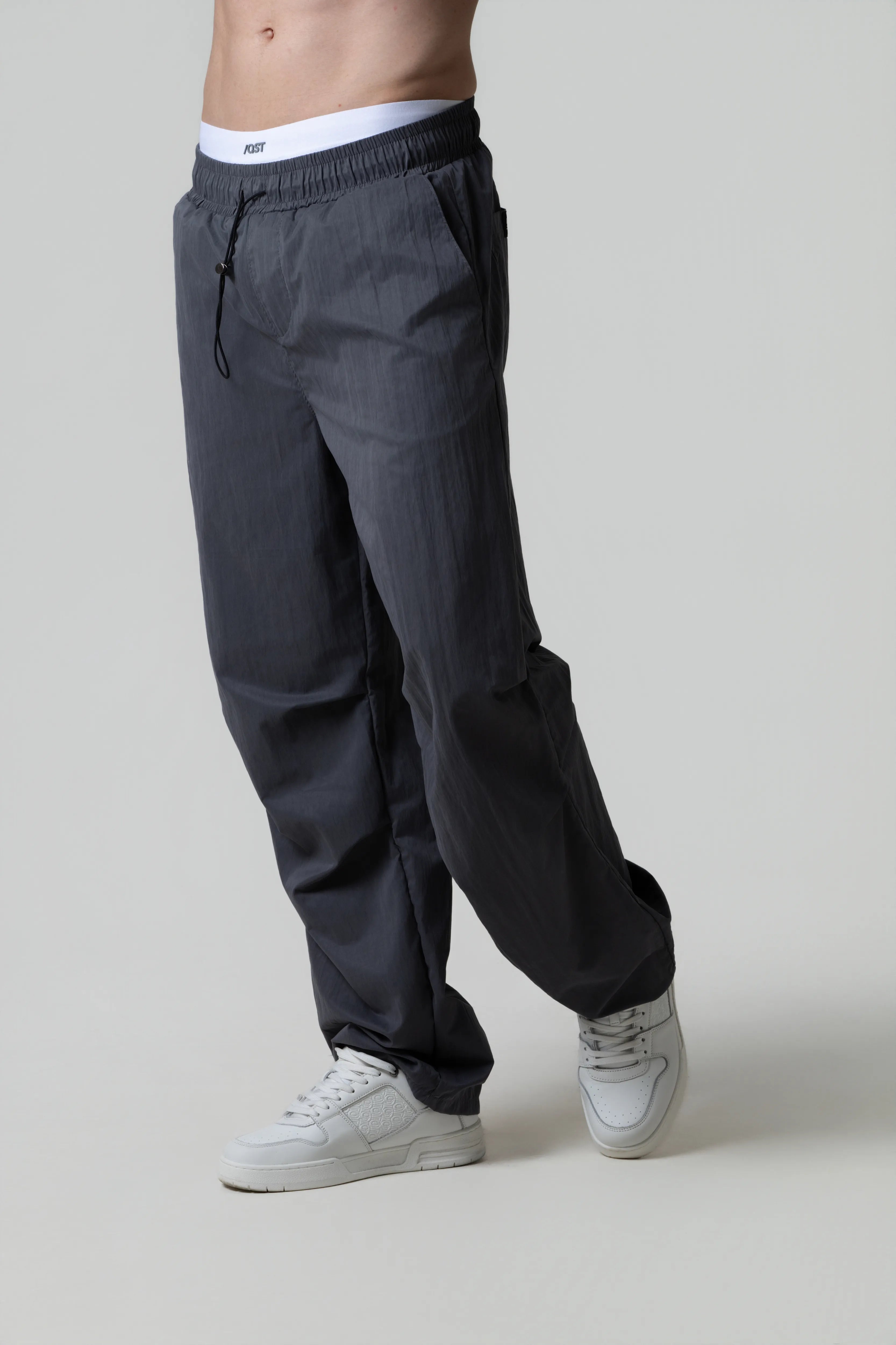PANTALON JOGG COLOR GRIS OSCURO