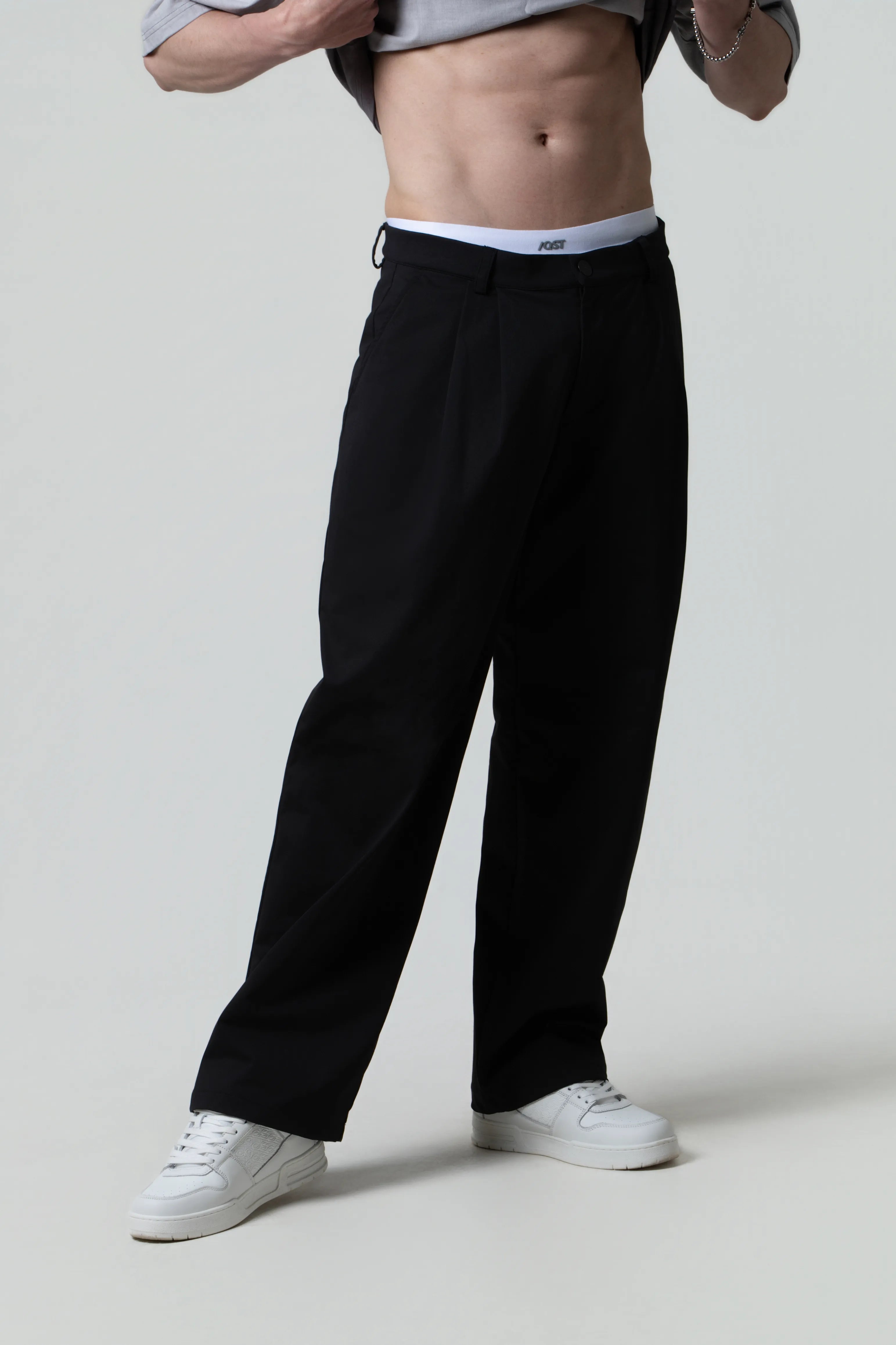 PANTALON TIPO CHINO COLOR NEGRO