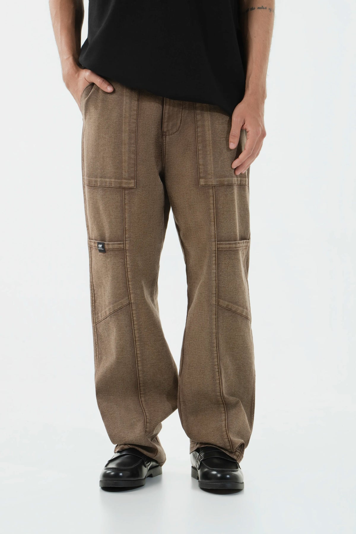 PANTALON TIPO CHINO COLOR CAFE