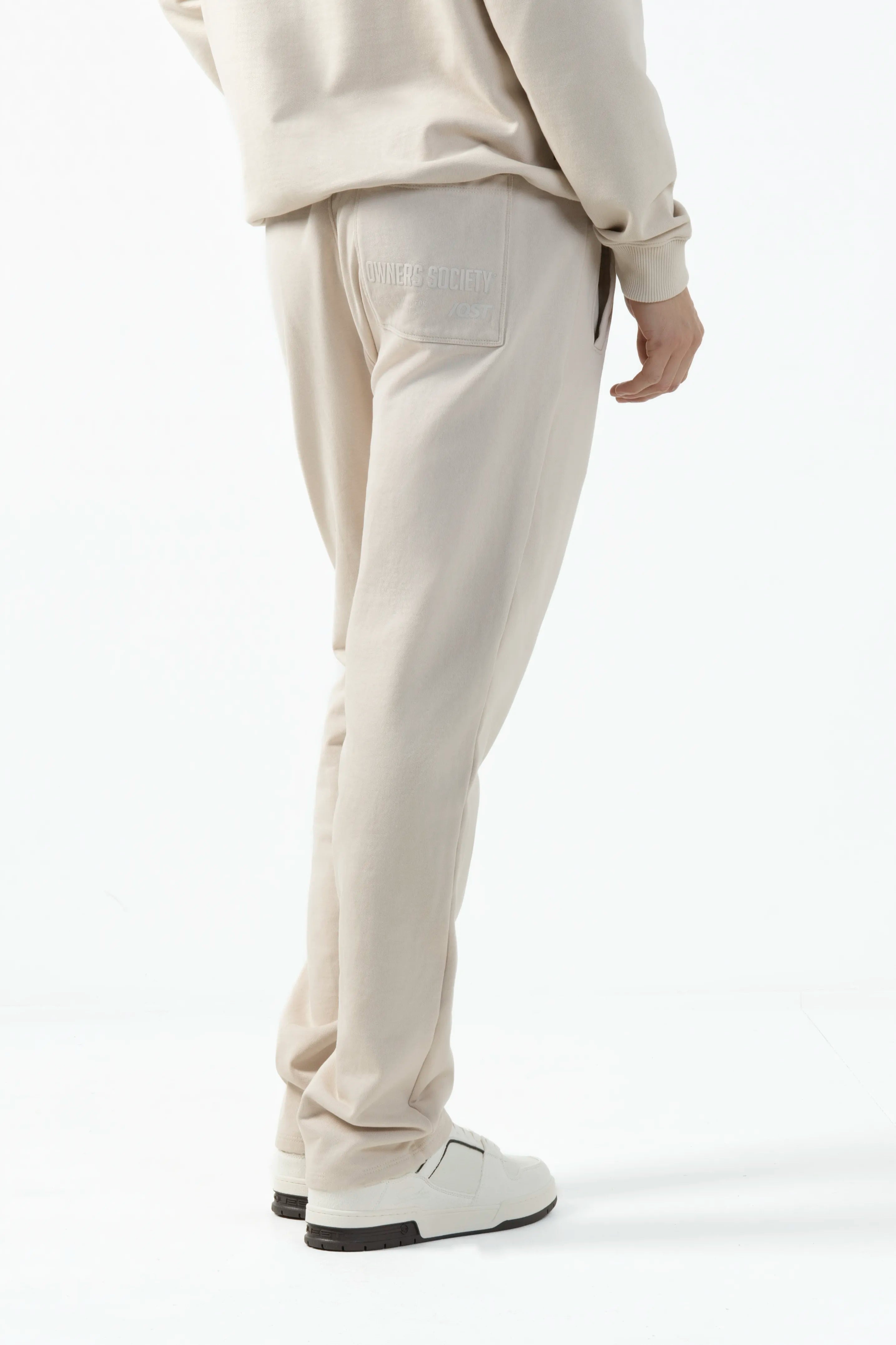 PANTALON SUDADERA COLOR OAT MILK