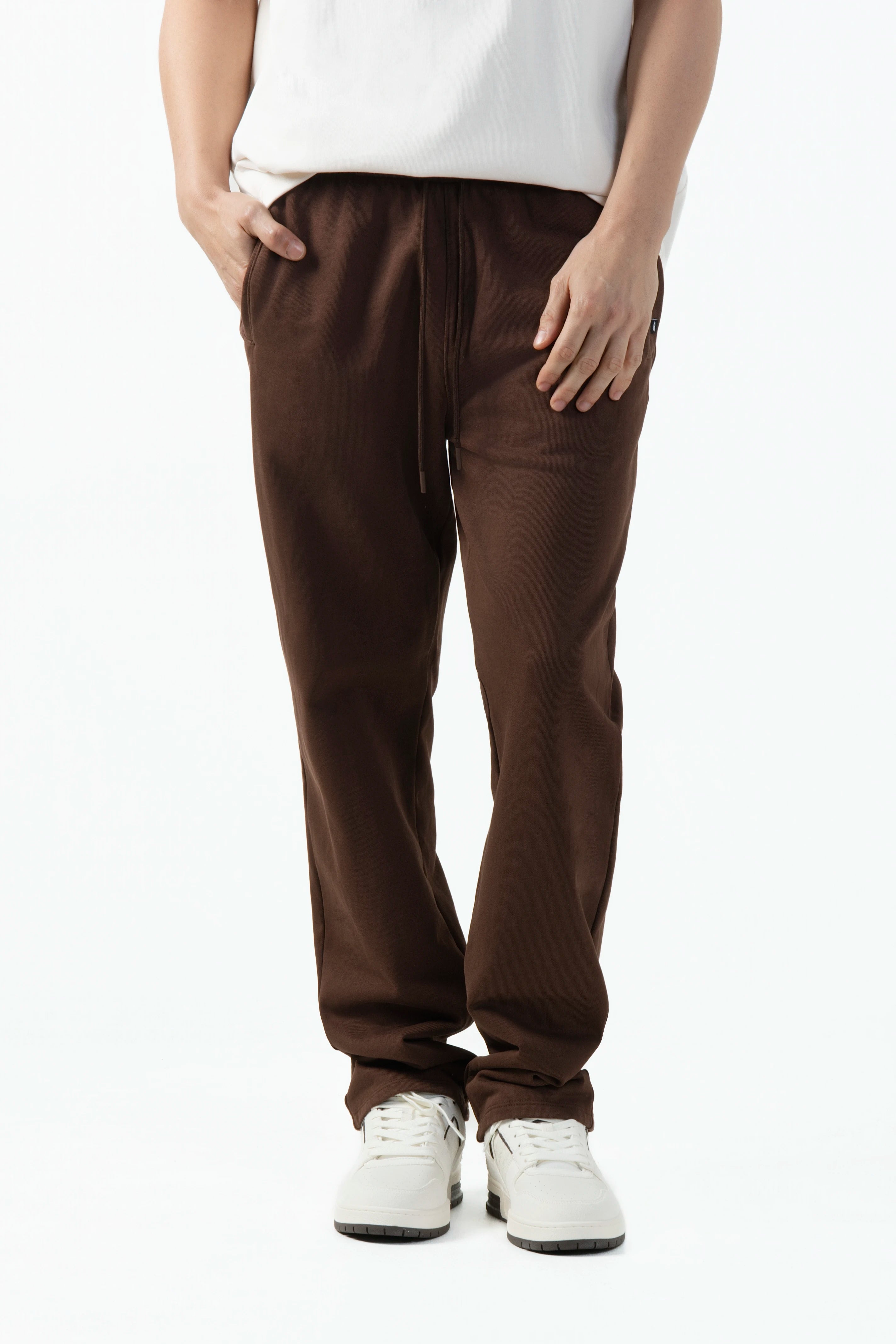 PANTALON SUDADERA COLOR SHAVED CHOCOLATE