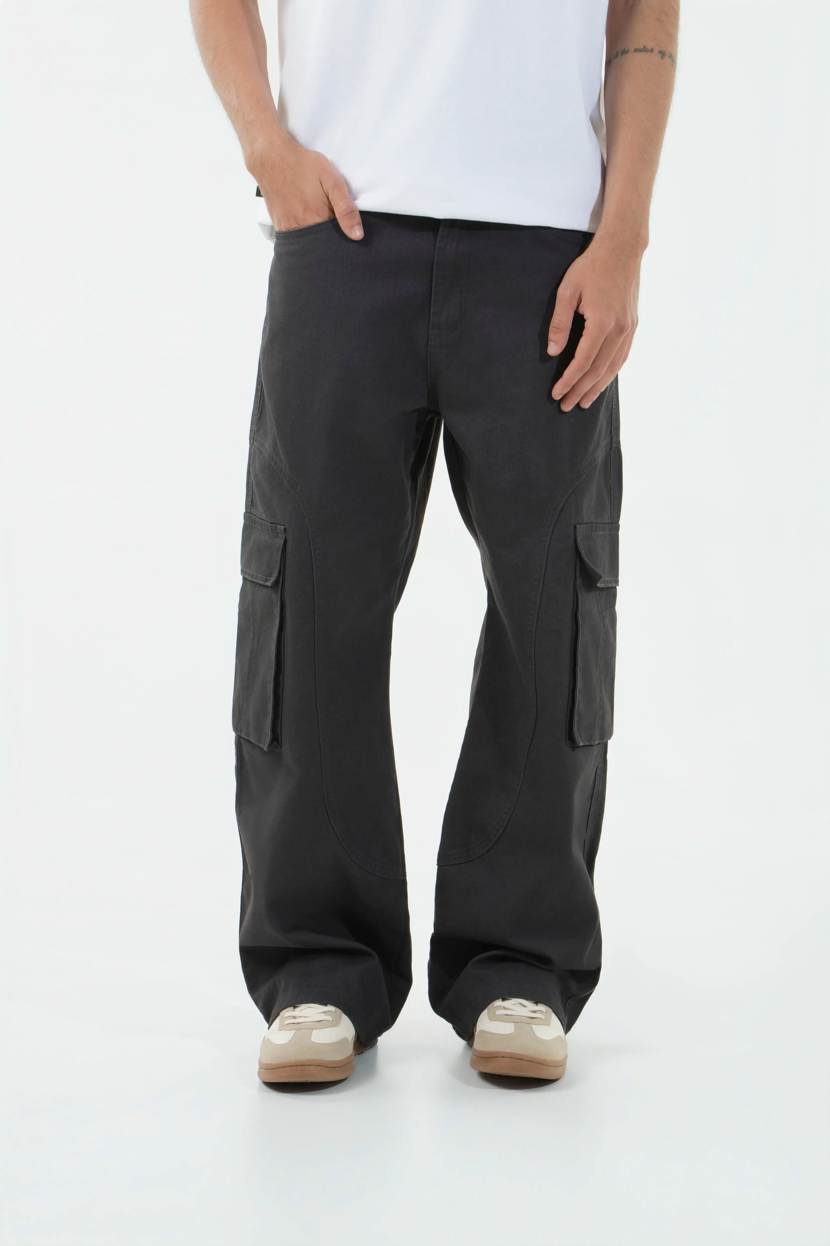 PANTALON CARGO COLOR GRIS OSCURO
