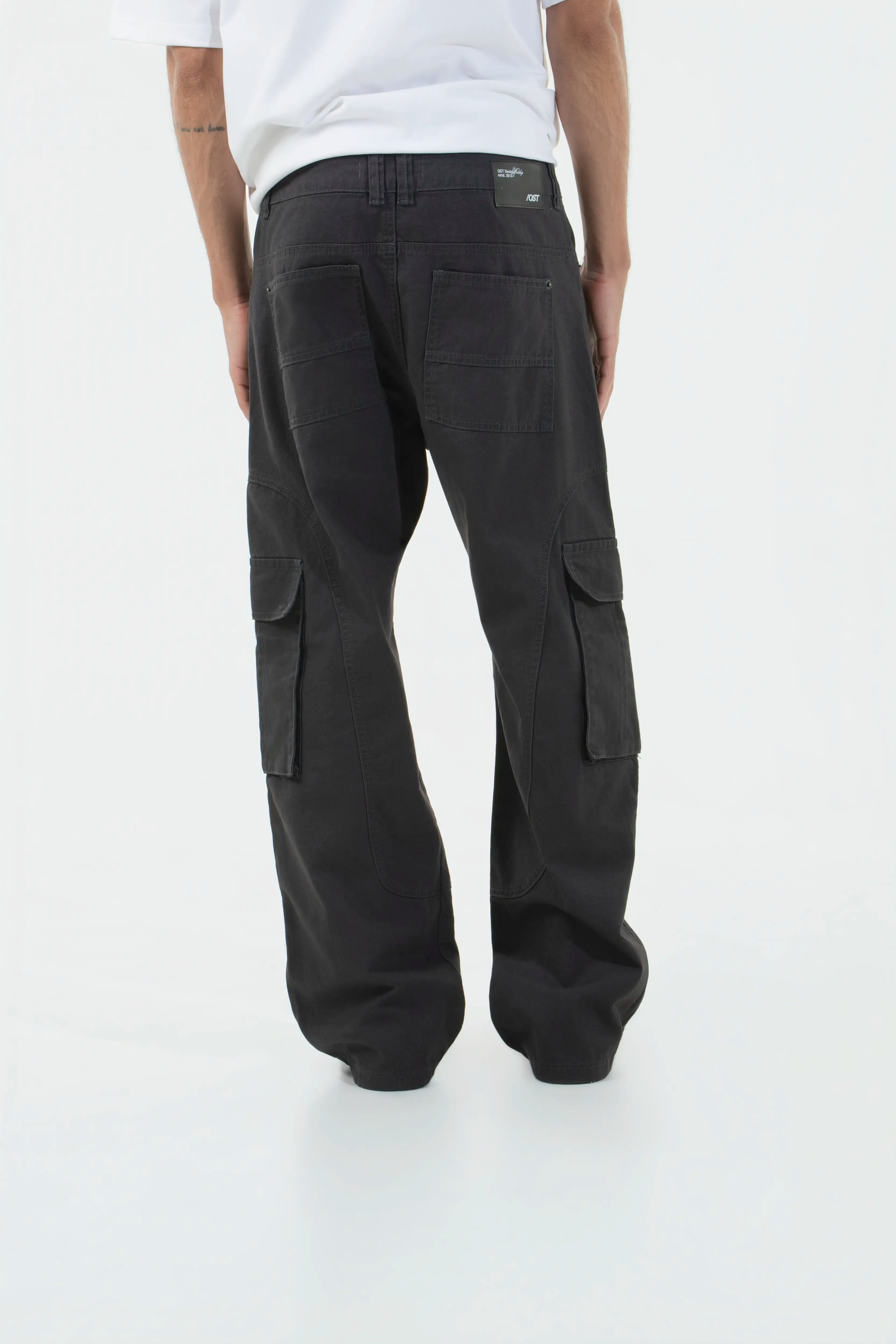 PANTALON CARGO COLOR GRIS OSCURO