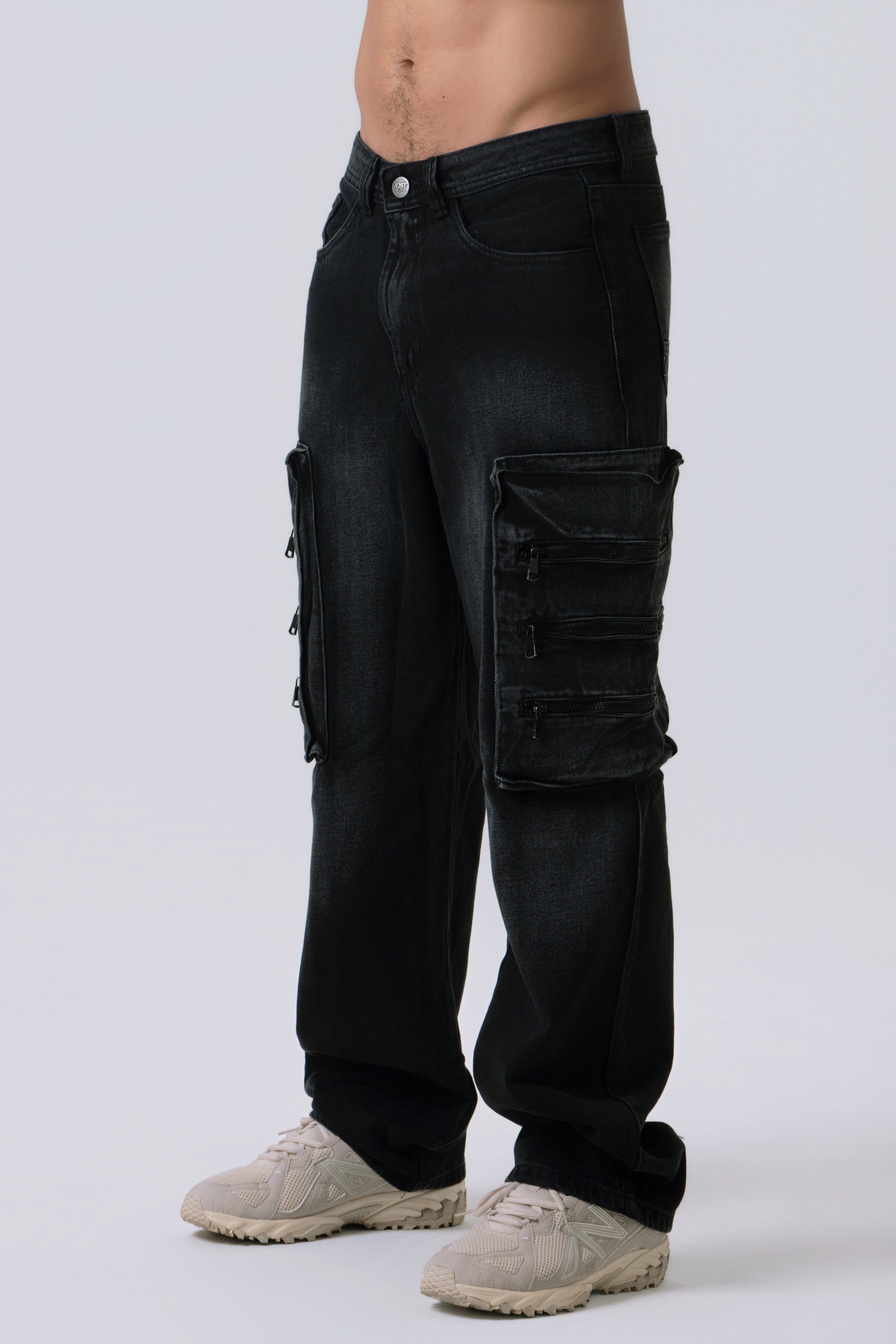 JEAN CARGO COLOR NEGRO