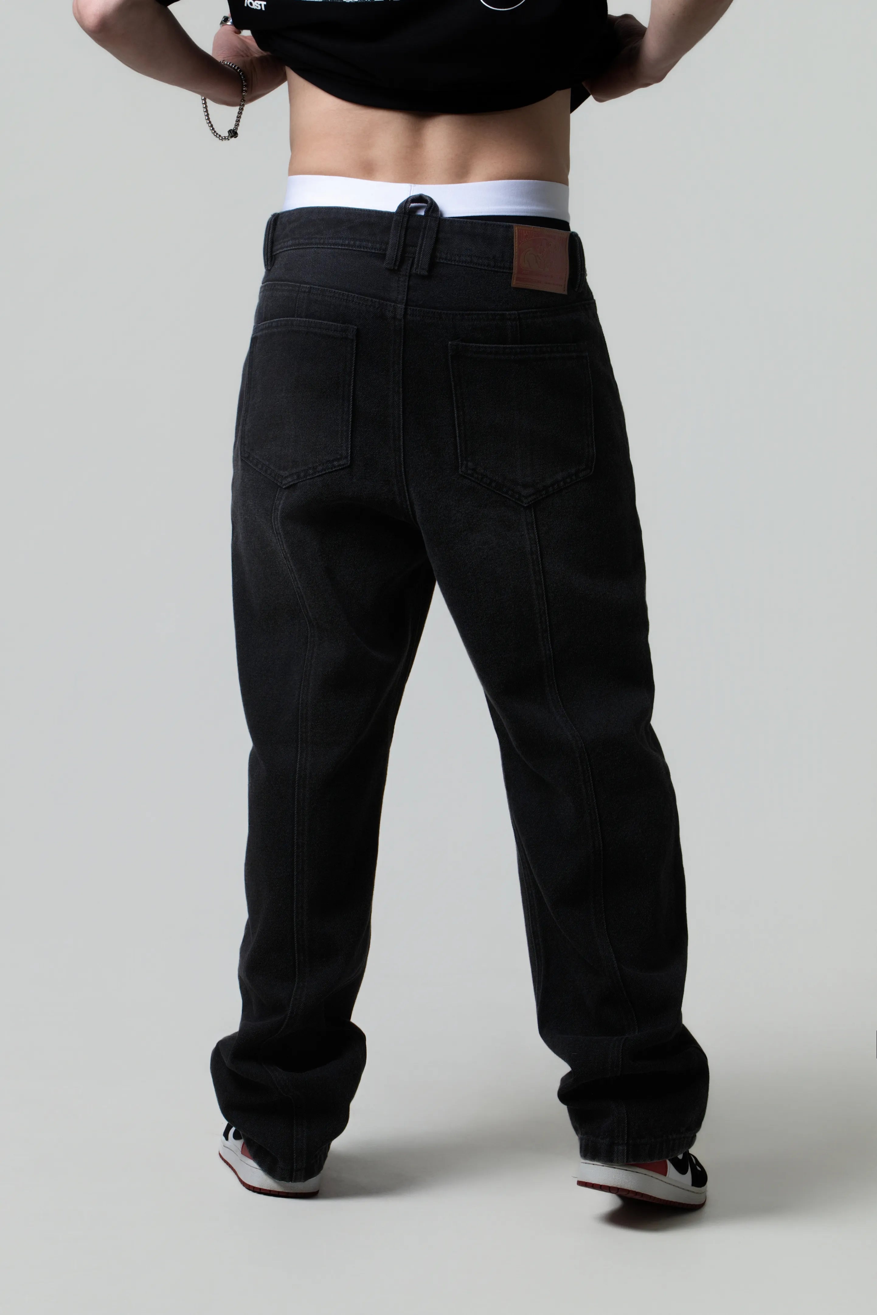 JEAN 5 BOLSILLOS COLOR GRIS OSCURO