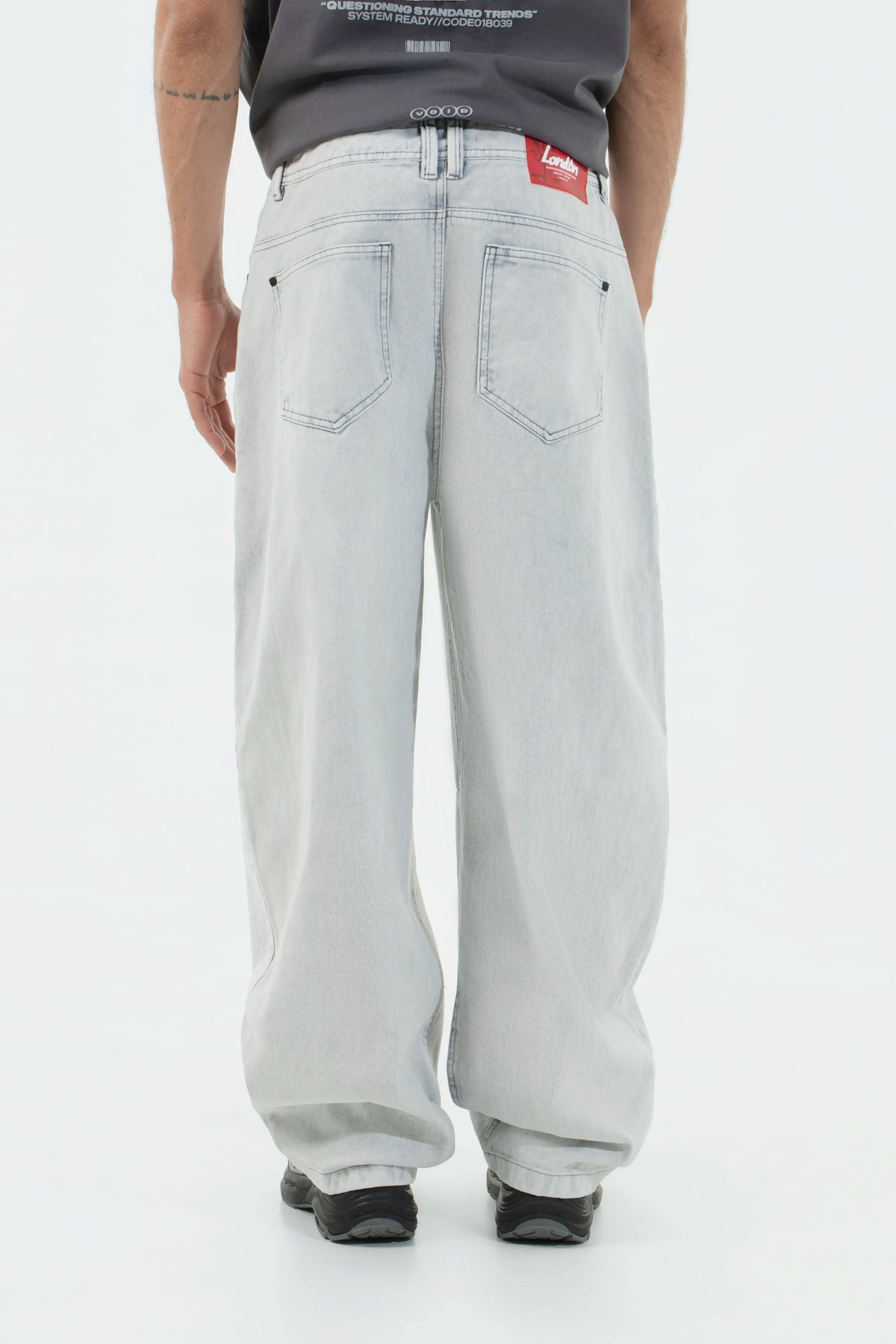 JEAN 5 BOLSILLOS COLOR GRIS CLR