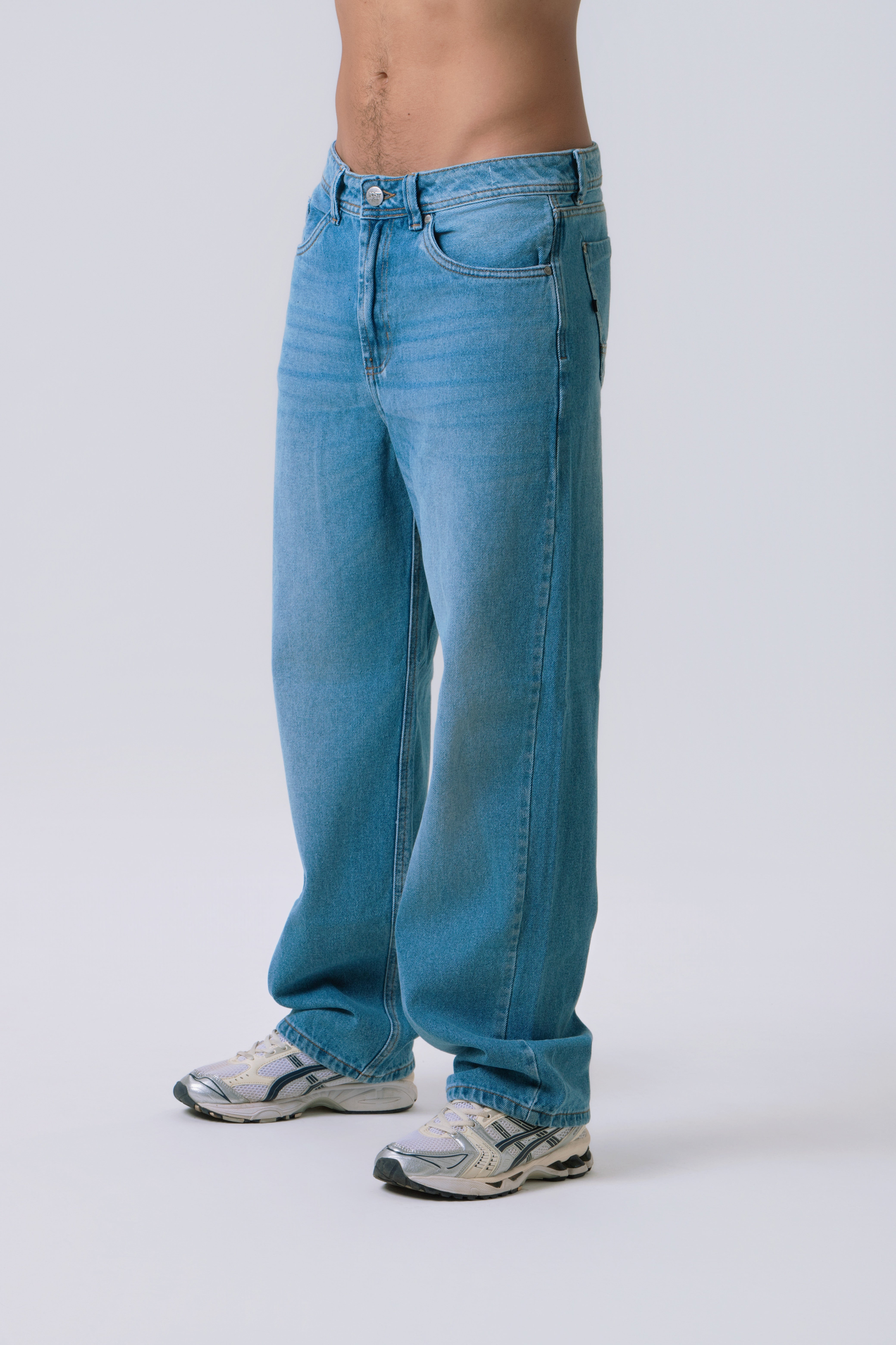 JEAN 5 BOLSILLOS COLOR AZUL CLARO