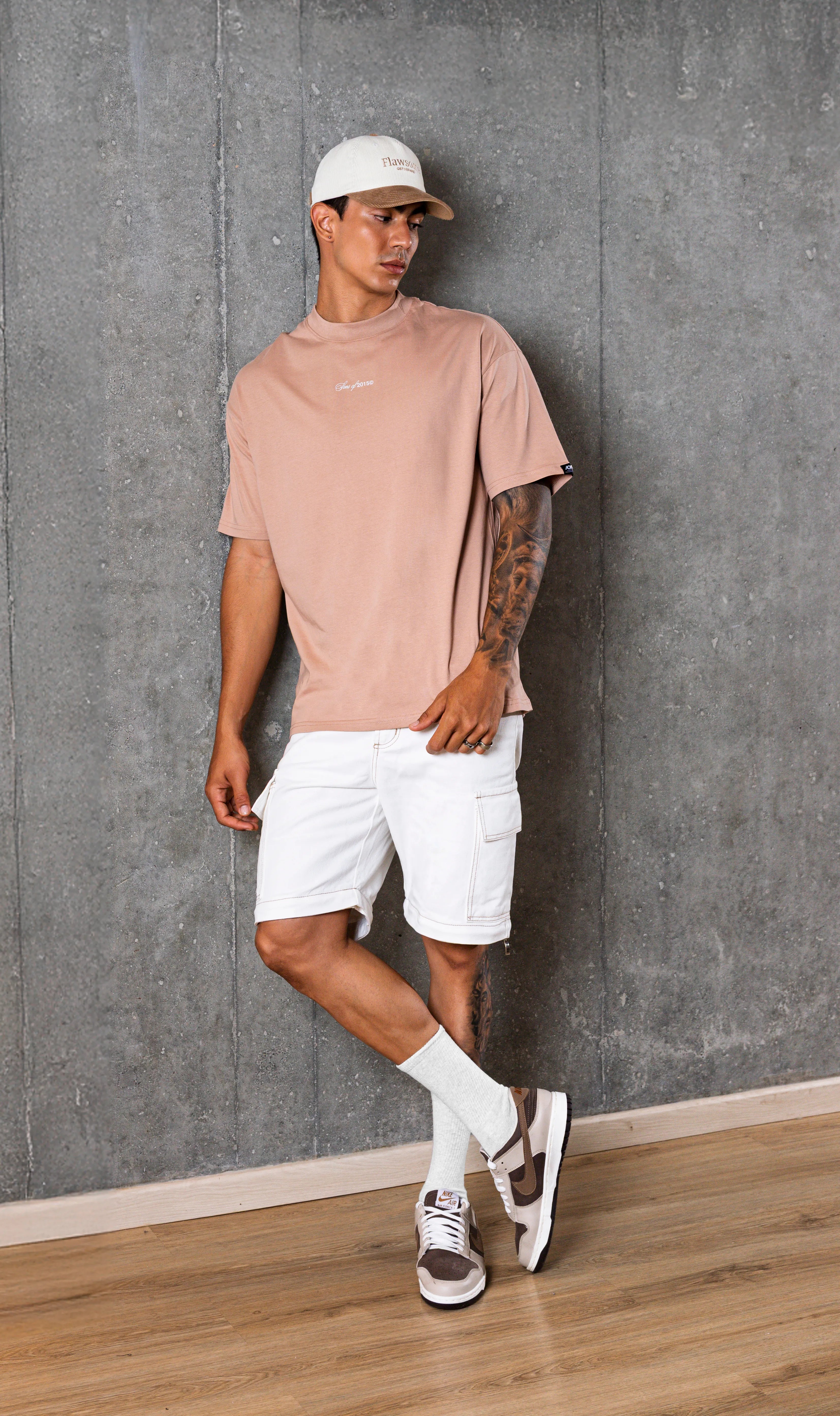 CAMISETA OVERSIZE WARM TAUPE ESTAMPADO BE GENUINE
