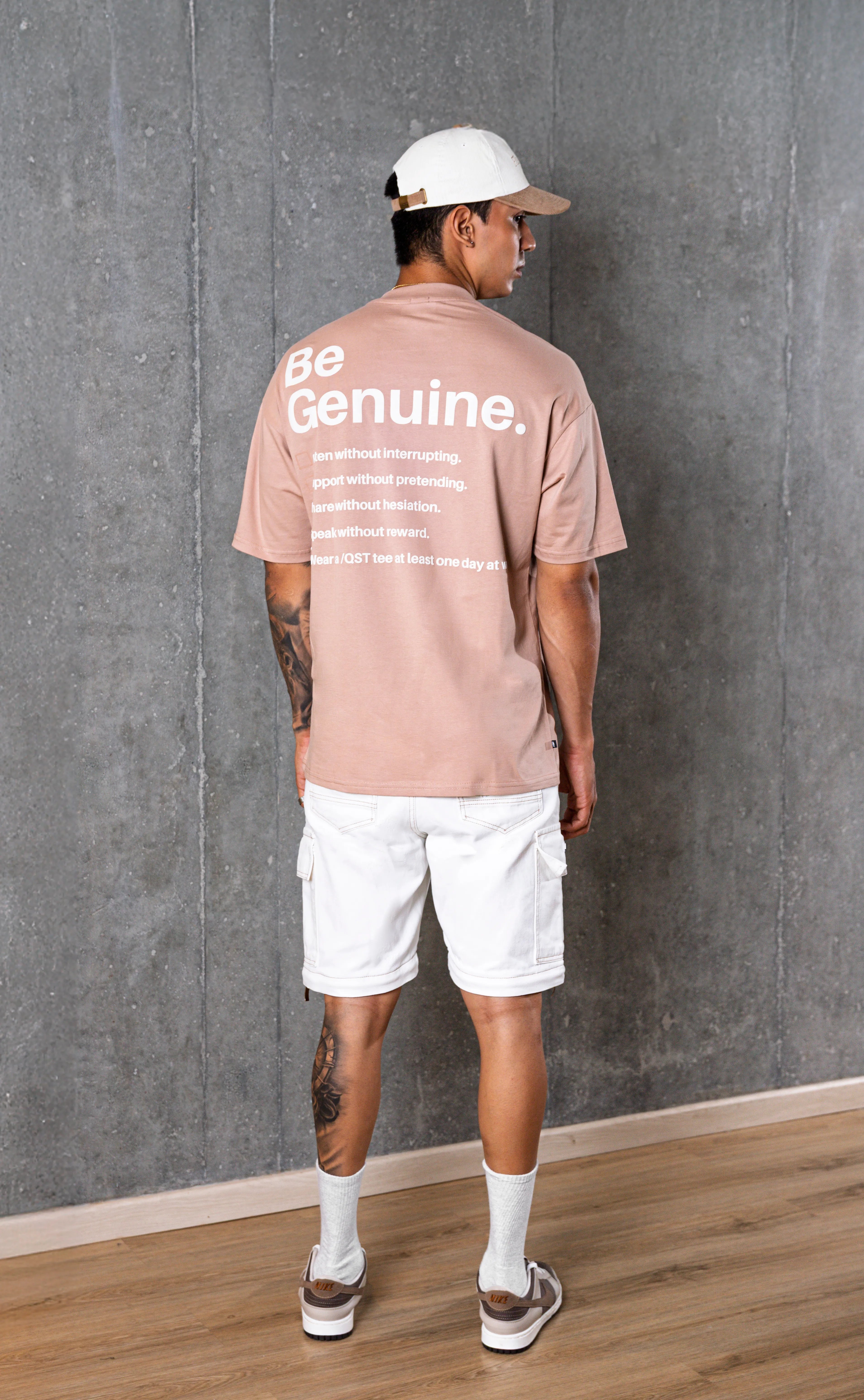 CAMISETA OVERSIZE WARM TAUPE ESTAMPADO BE GENUINE
