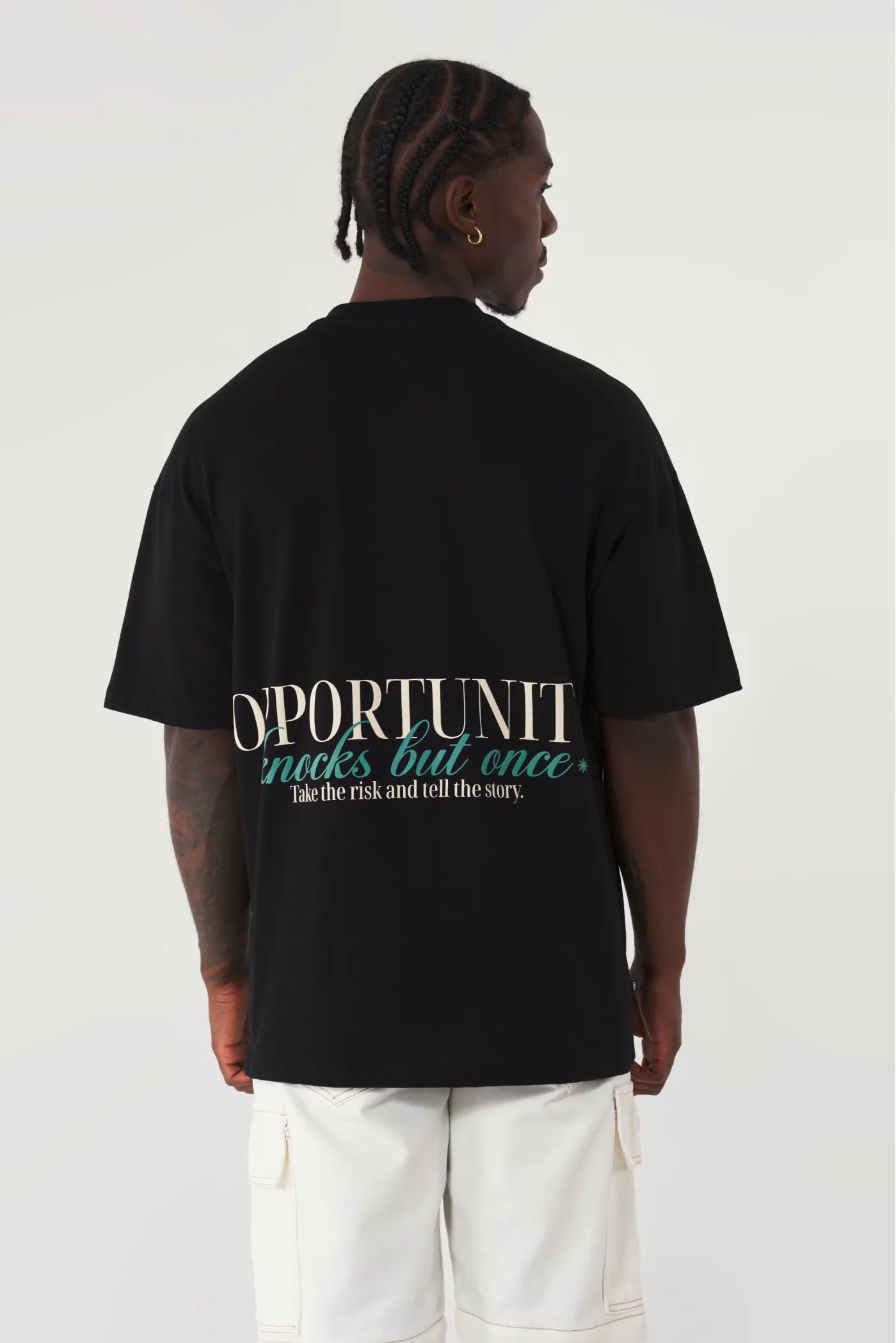 CAMISETA OVERSIZE NEGRO OPPORTUNITY