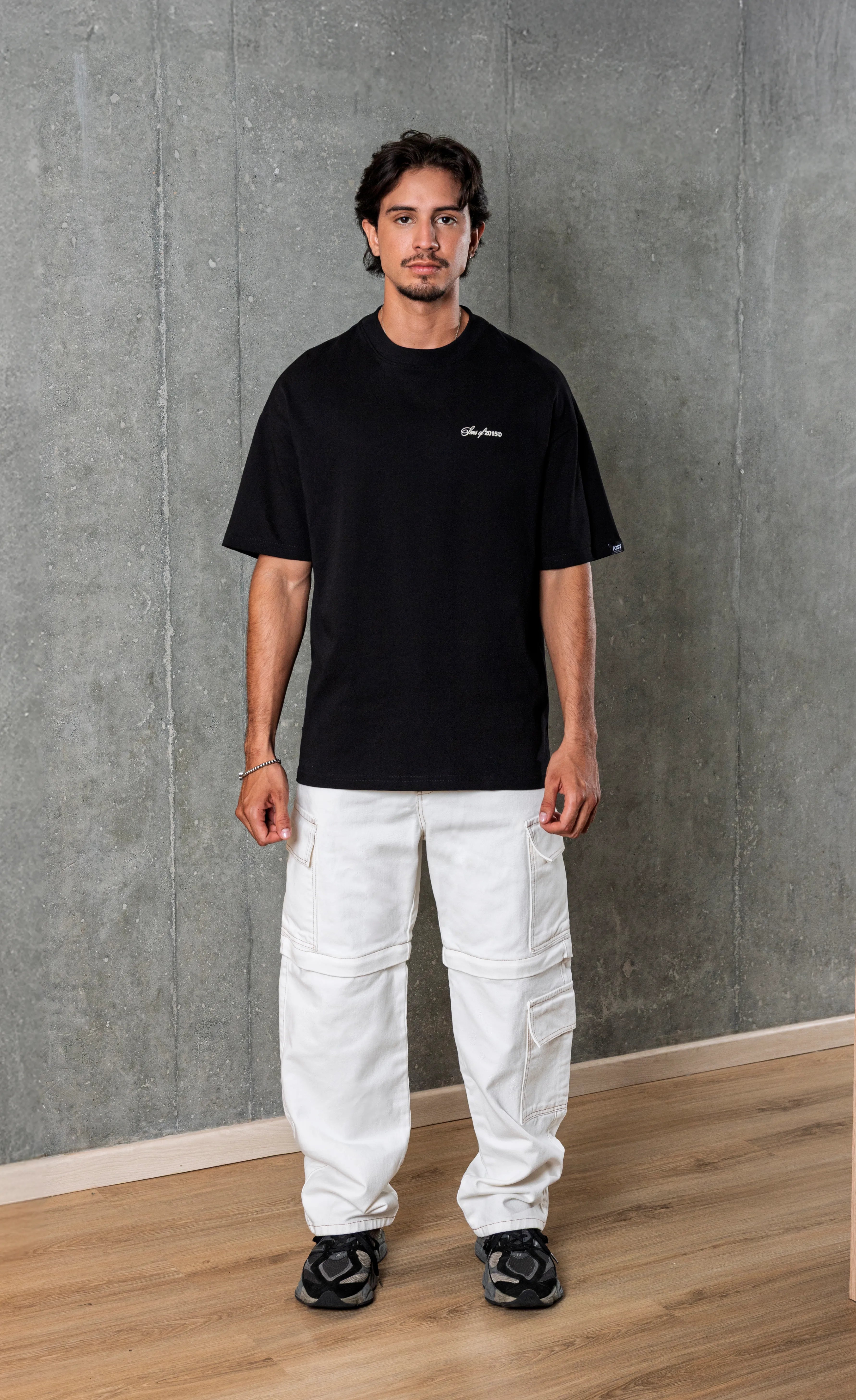 CAMISETA OVERSIZE NEGRO OPPORTUNITY