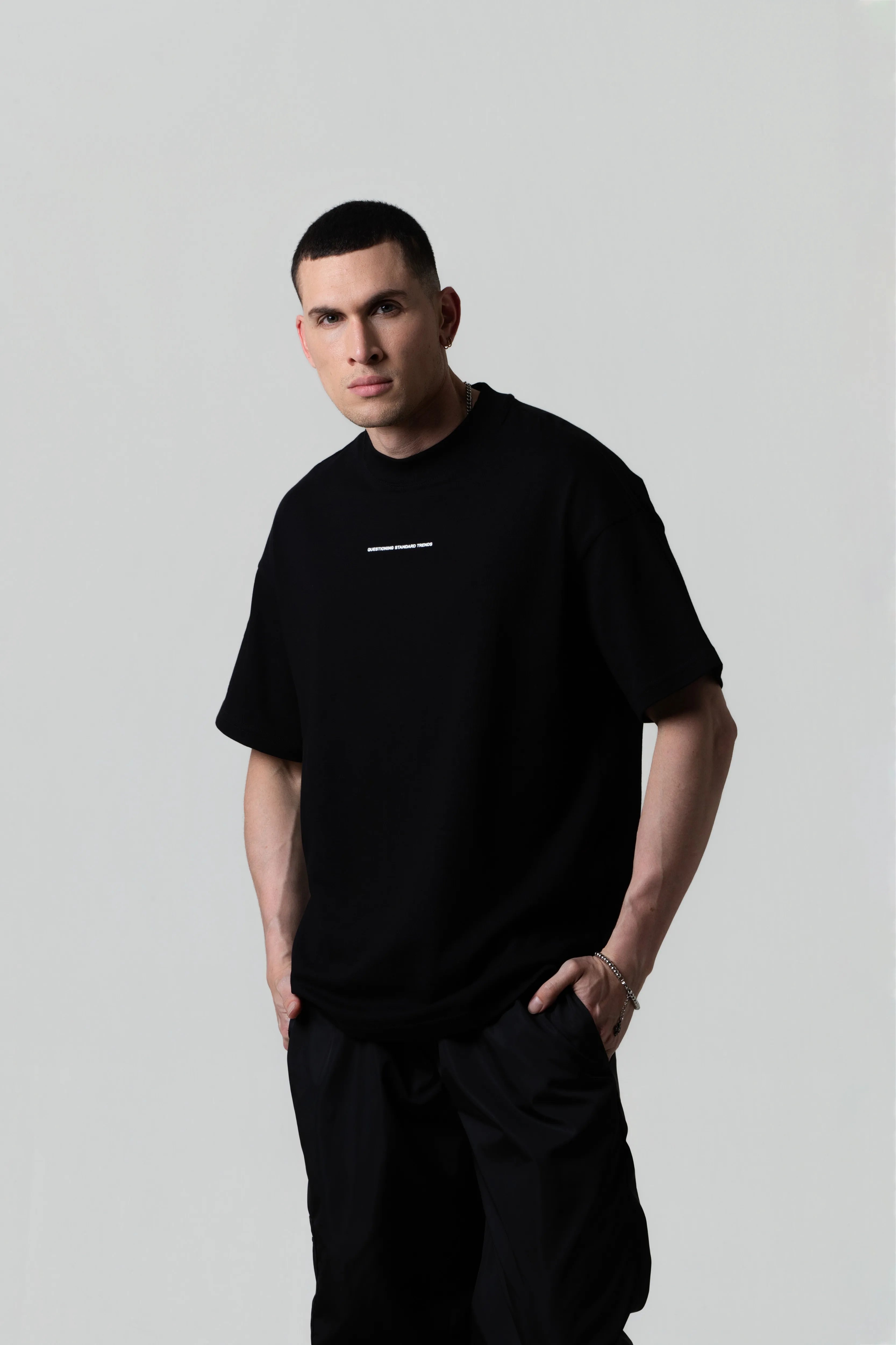 CAMISETA MANGA CORTA COLOR NEGRO