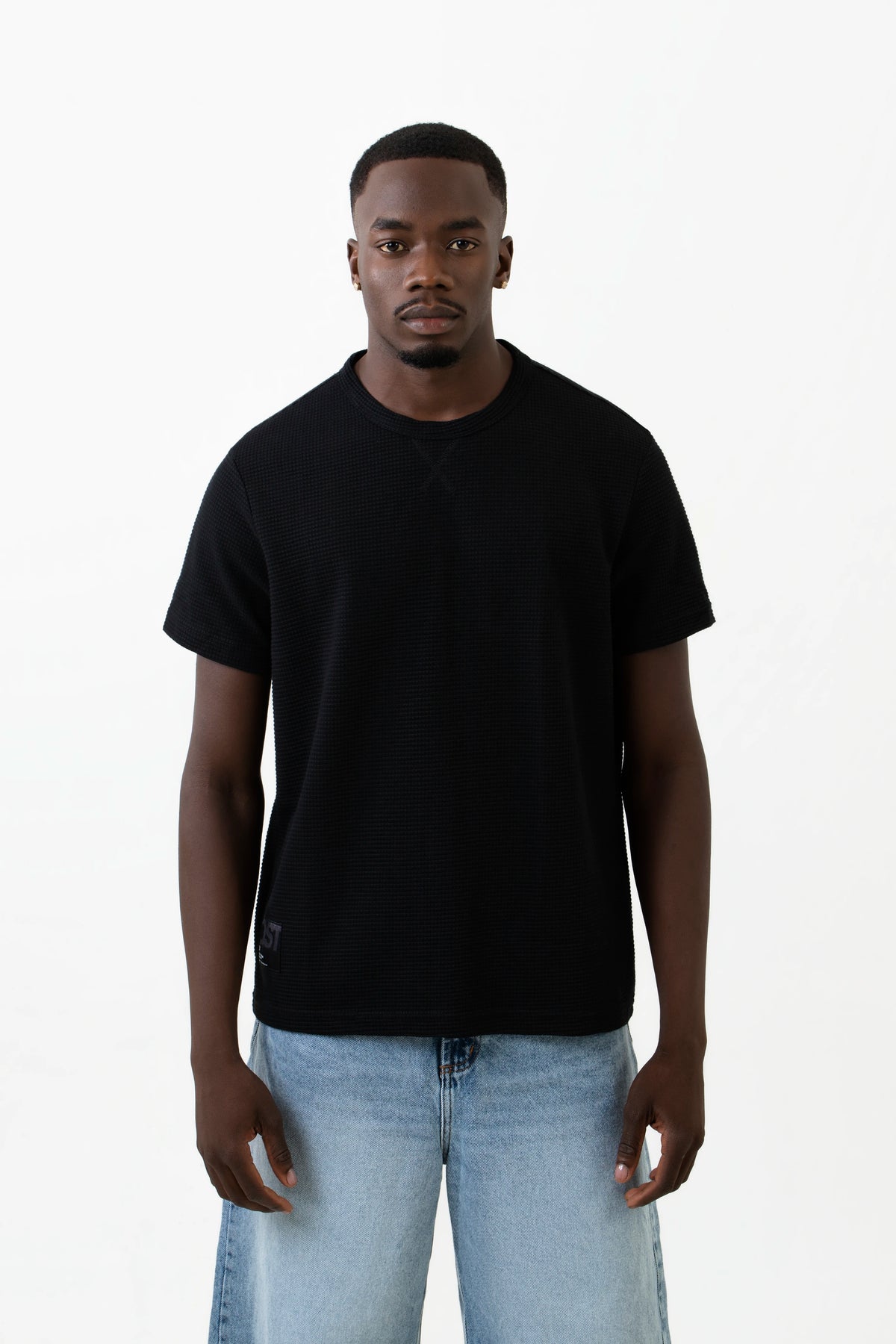 CAMISETA MANGA CORTA COLOR NEGRO