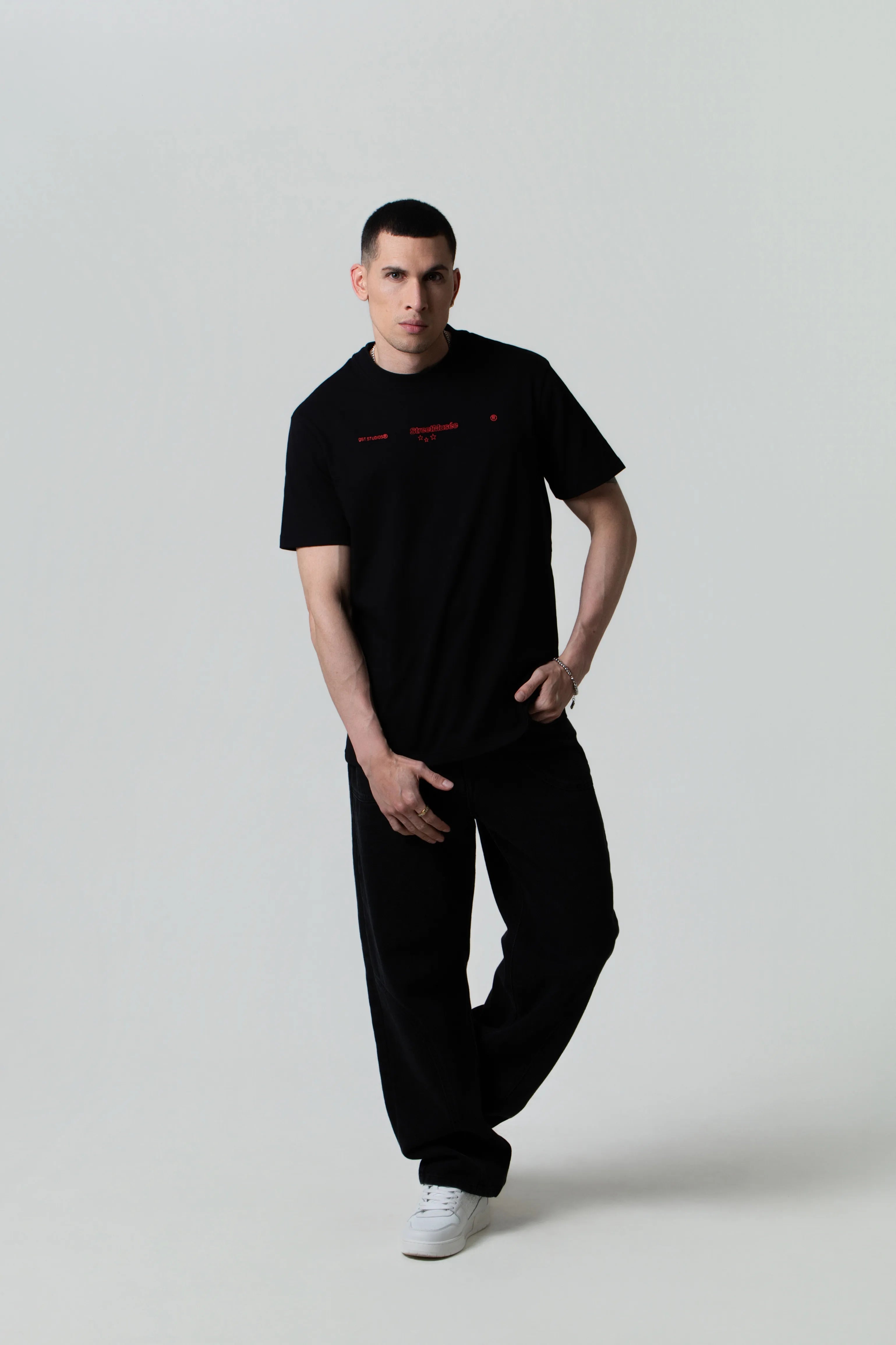 CAMISETA MANGA CORTA COLOR NEGRO