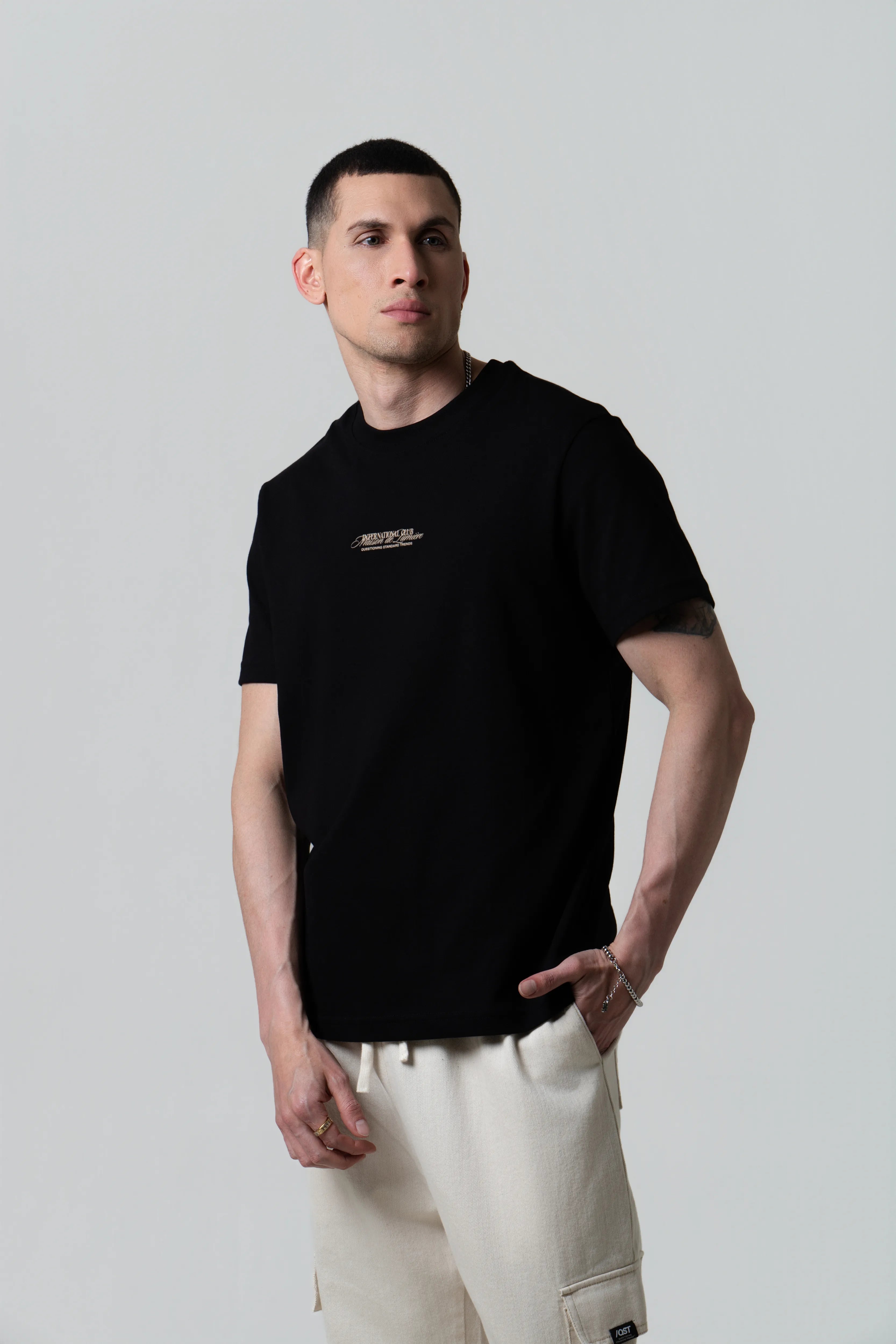 CAMISETA MANGA CORTA COLOR NEGRO