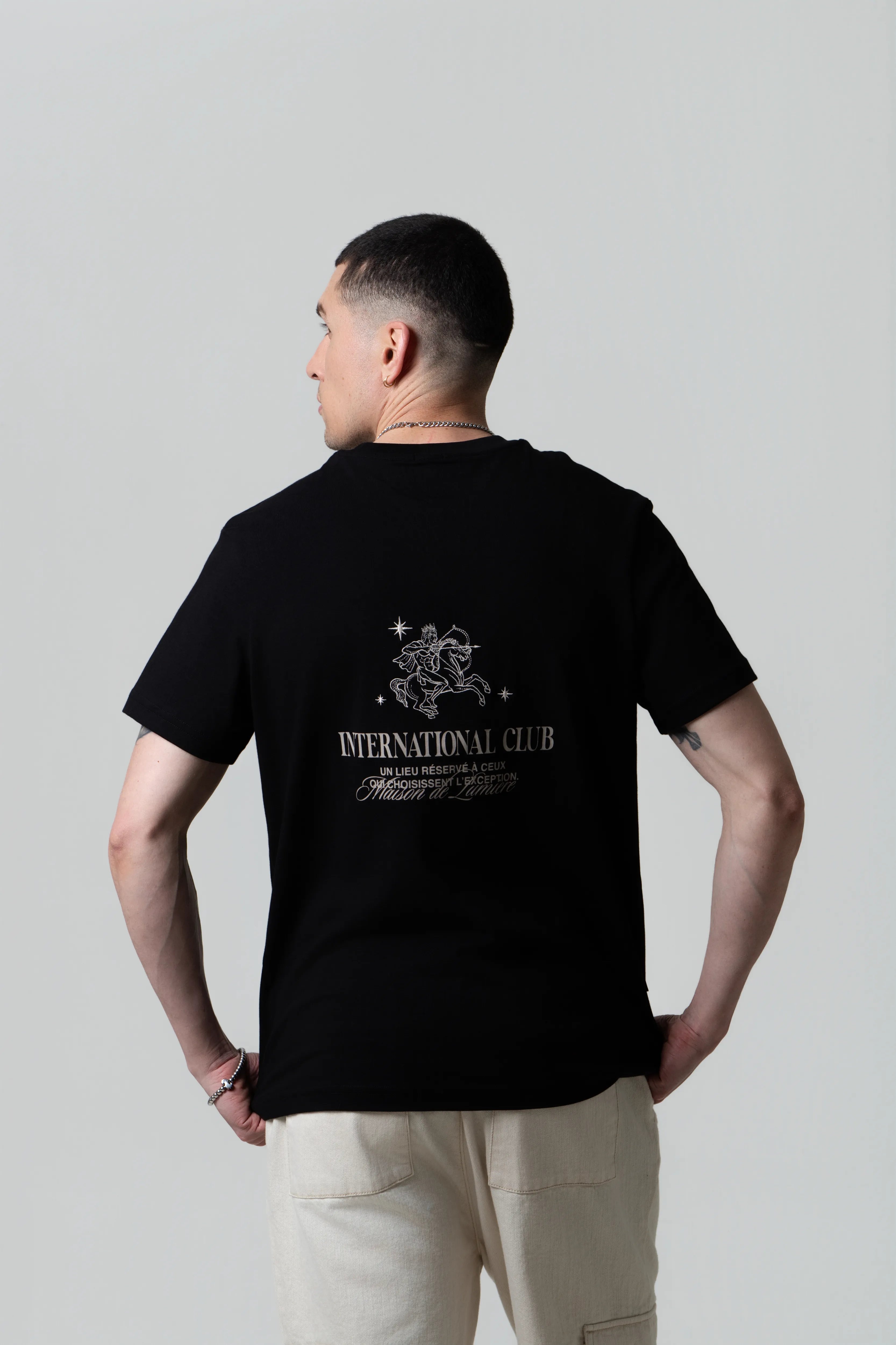 CAMISETA MANGA CORTA COLOR NEGRO