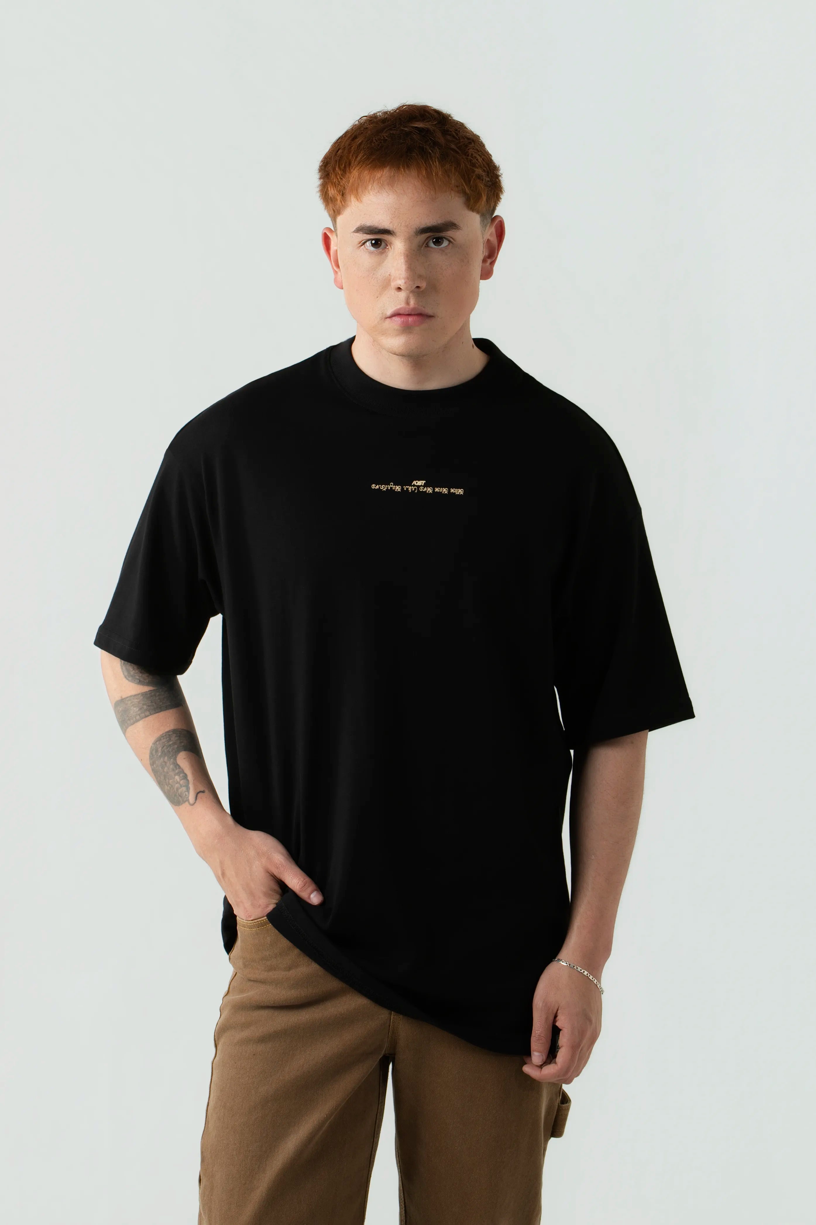 CAMISETA MANGA CORTA COLOR NEGRO
