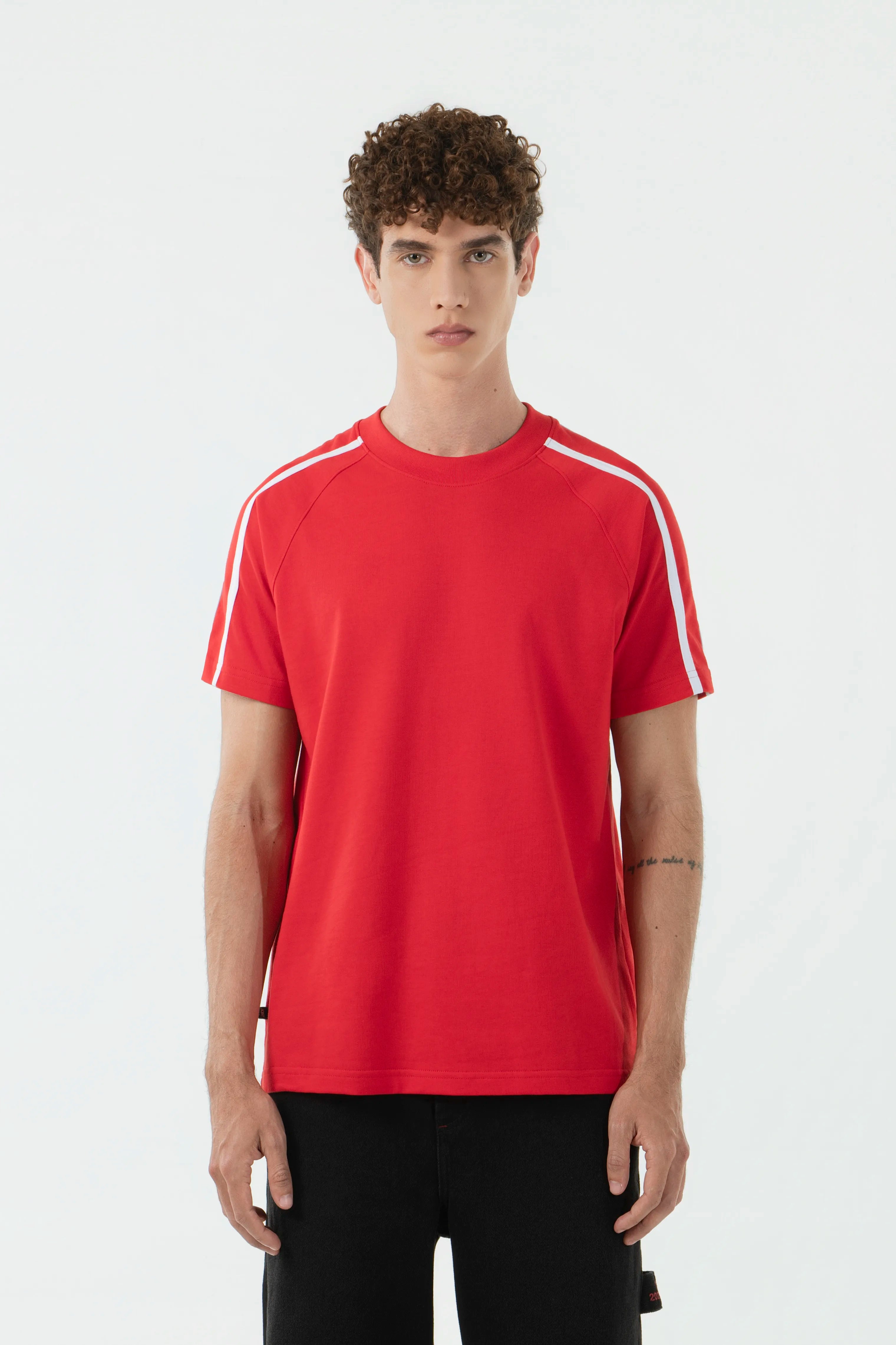 CAMISETA MANGA CORTA COLOR ROJO INTENSO