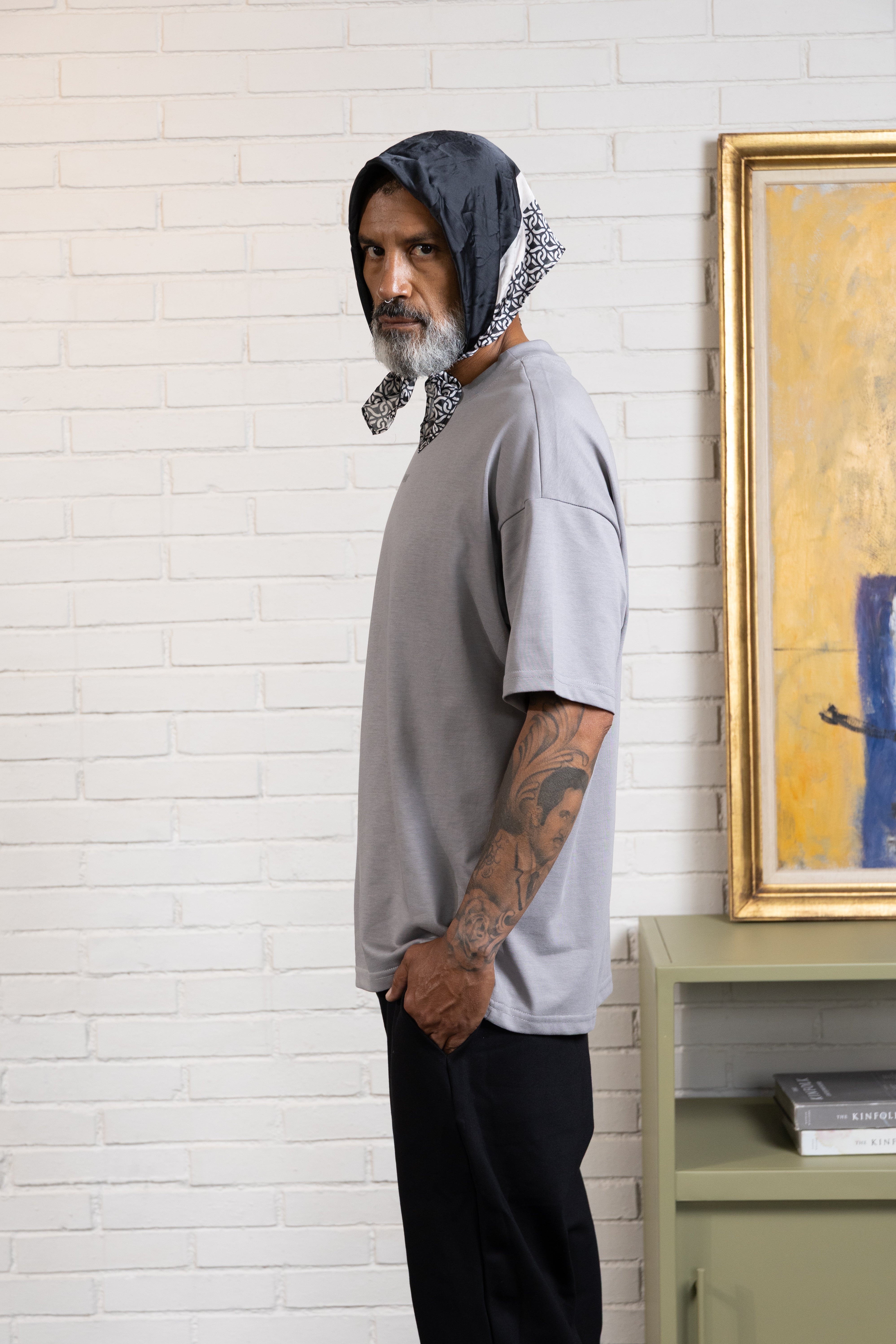 CAMISETA MANGA CORTA COLOR GRIS AVE