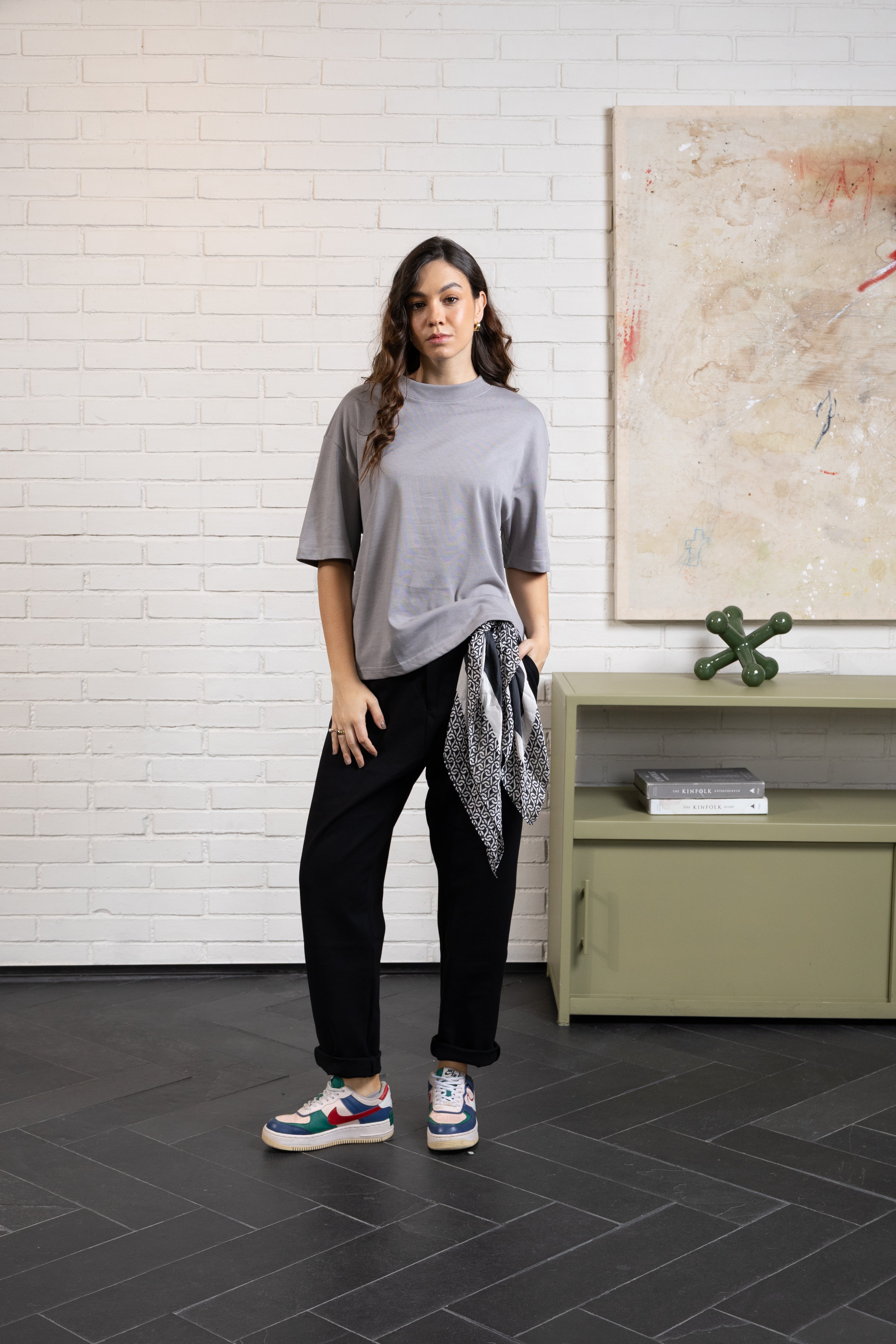 CAMISETA MANGA CORTA COLOR GRIS AVE