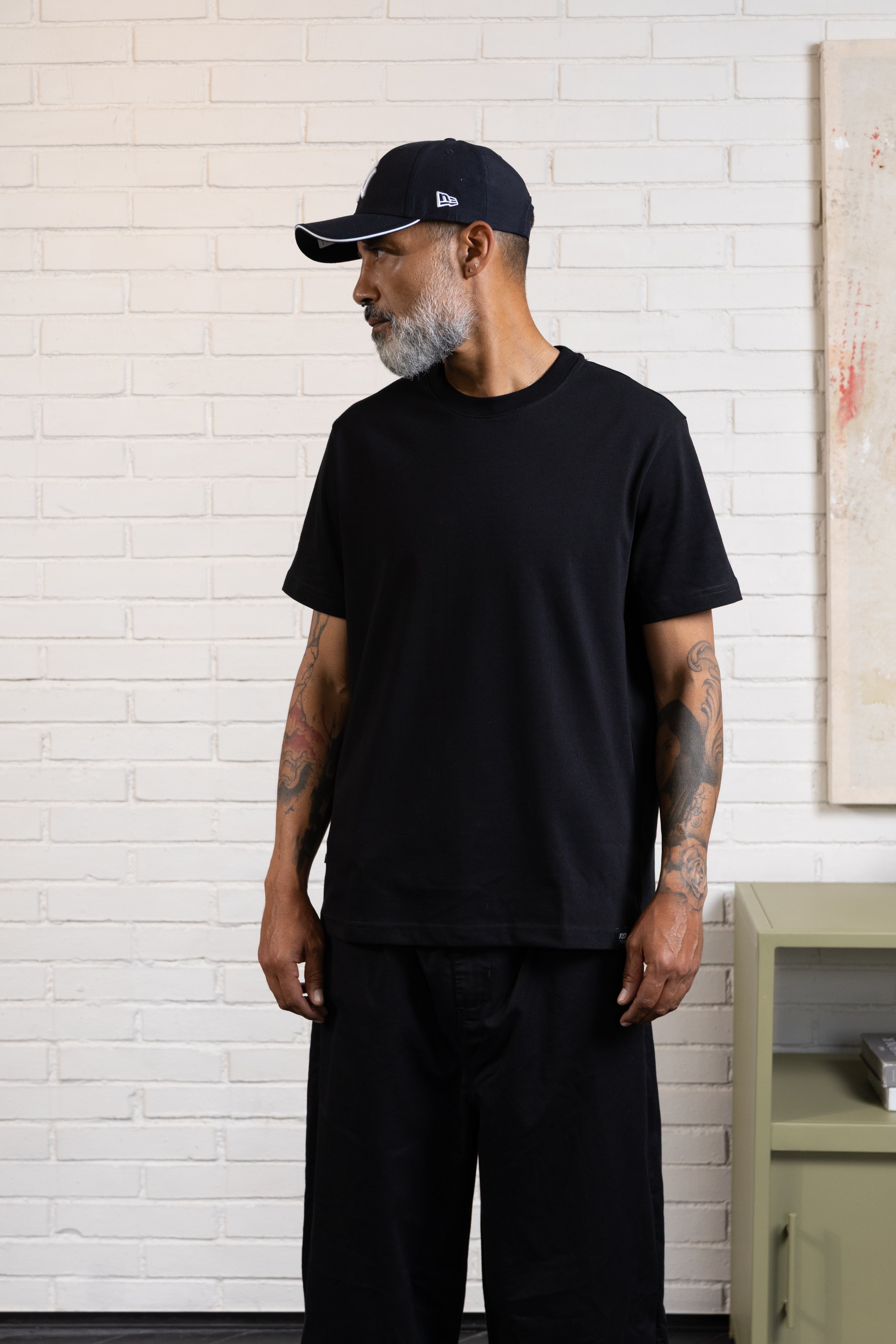 CAMISETA MANGA CORTA COLOR NEGRO