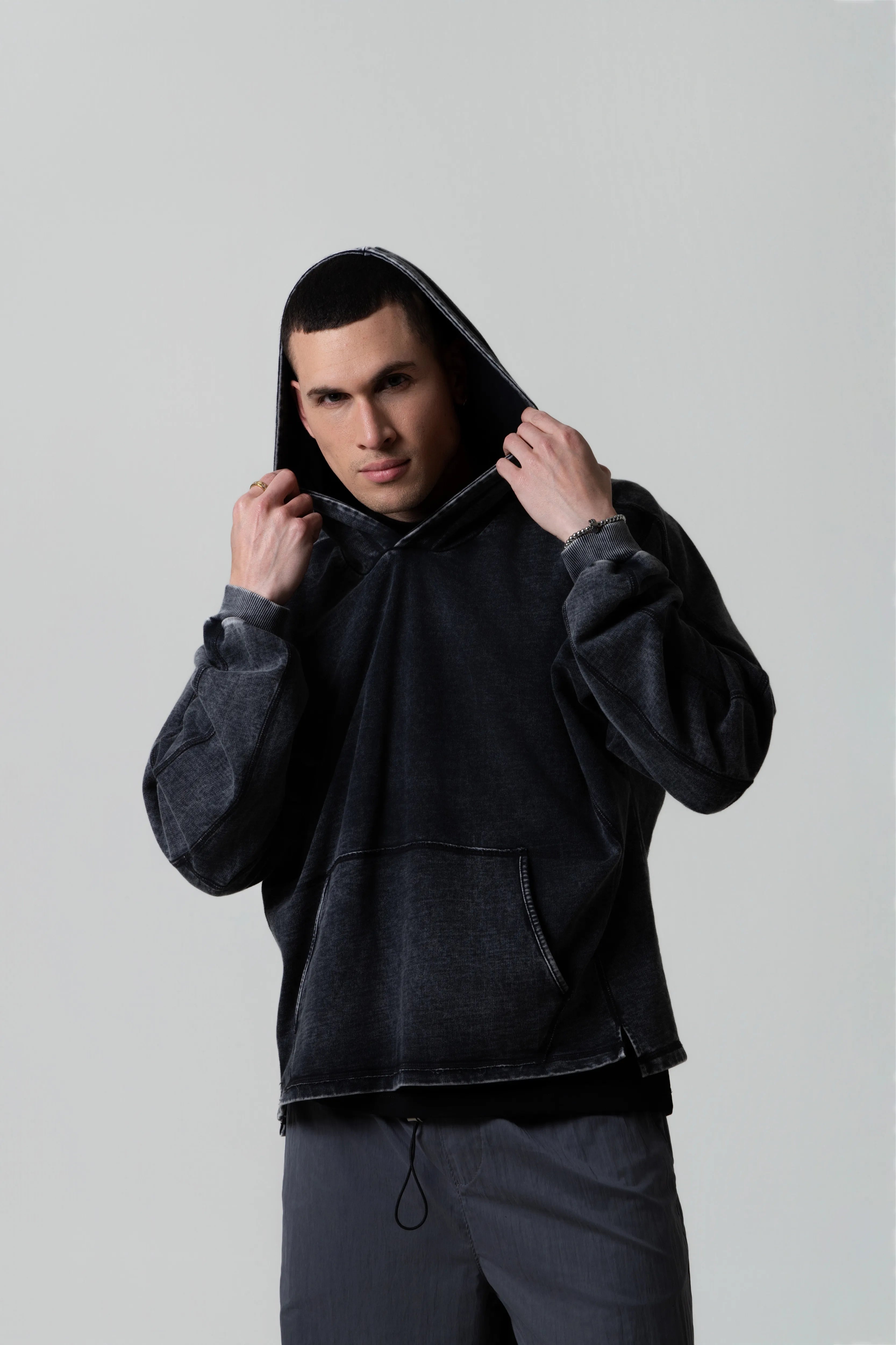 BUZO CERRADO COLOR NEGRO