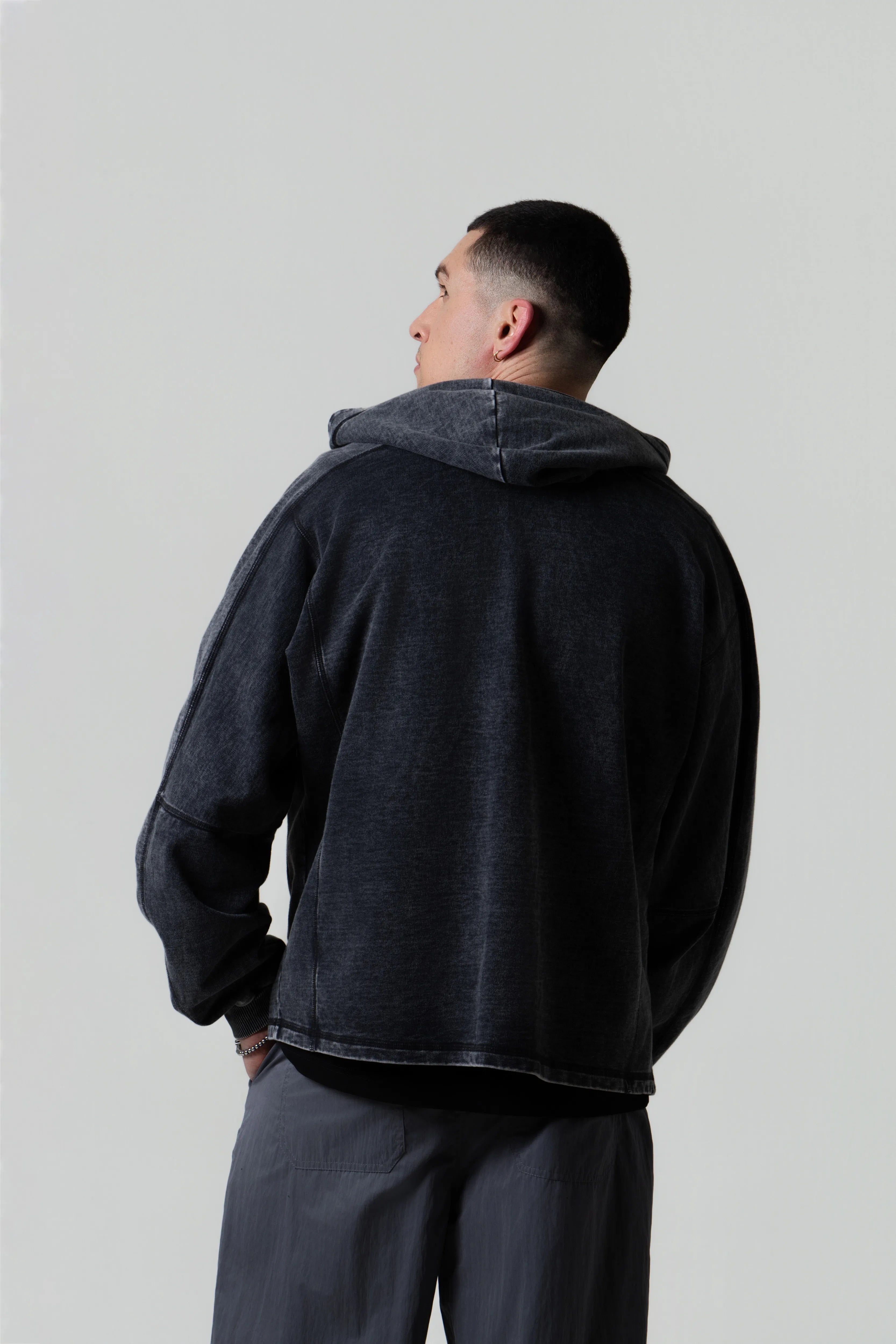 BUZO CERRADO COLOR NEGRO