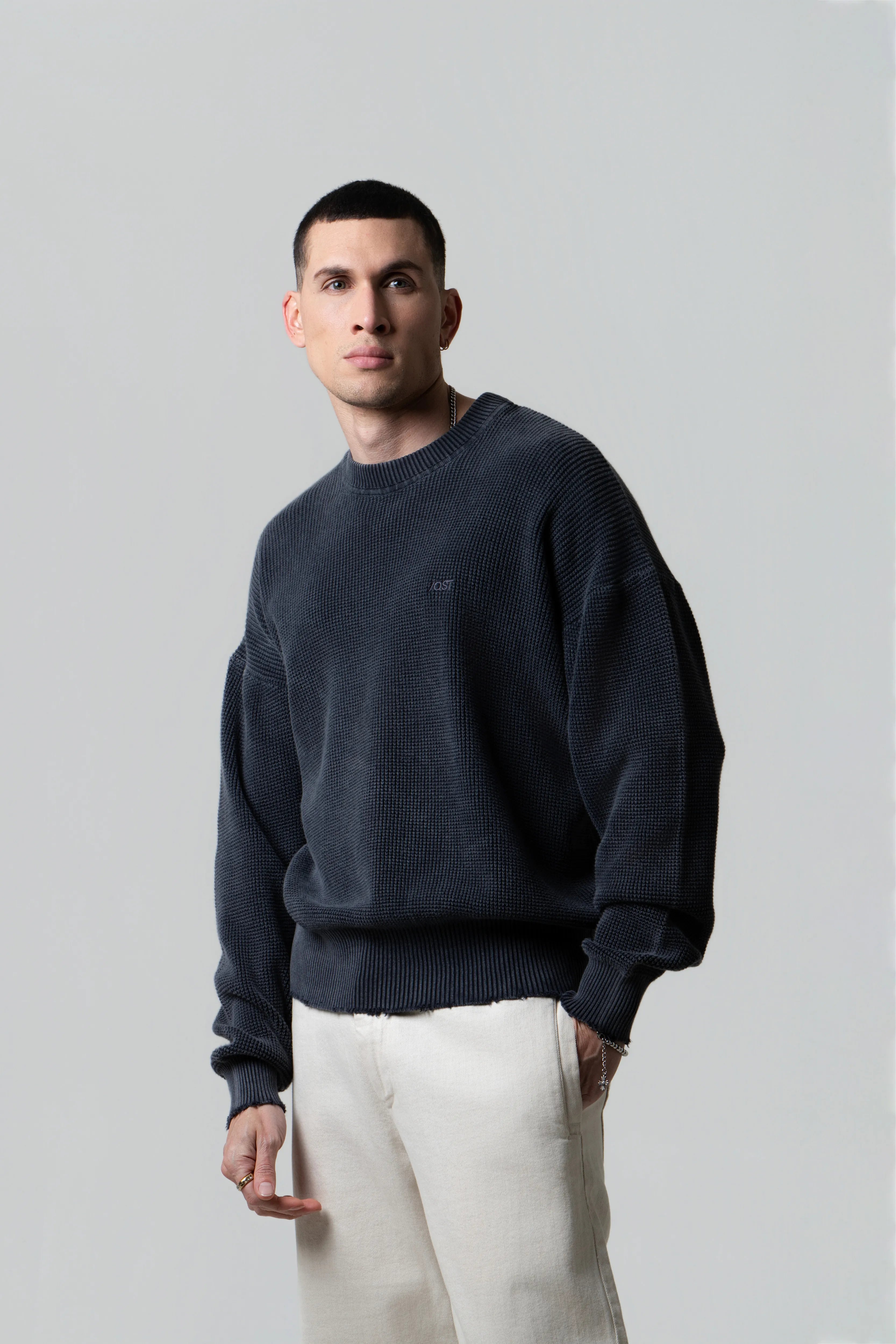 SWEATER CERRADO COLOR GRIS MEDIO
