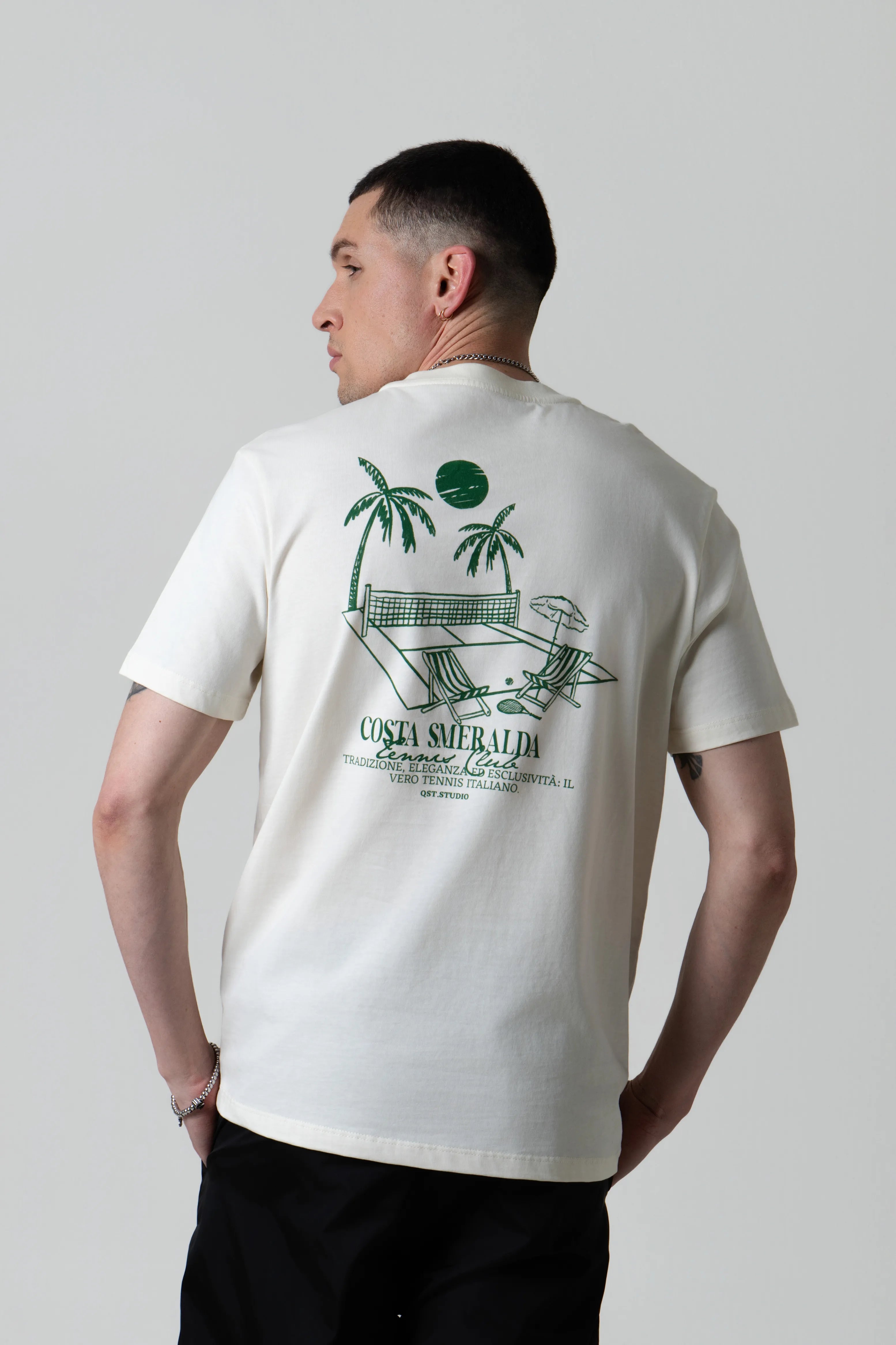 CAMISETA ESPECIAL ESTAMPADO LOCALIZADO COLOR IVORY