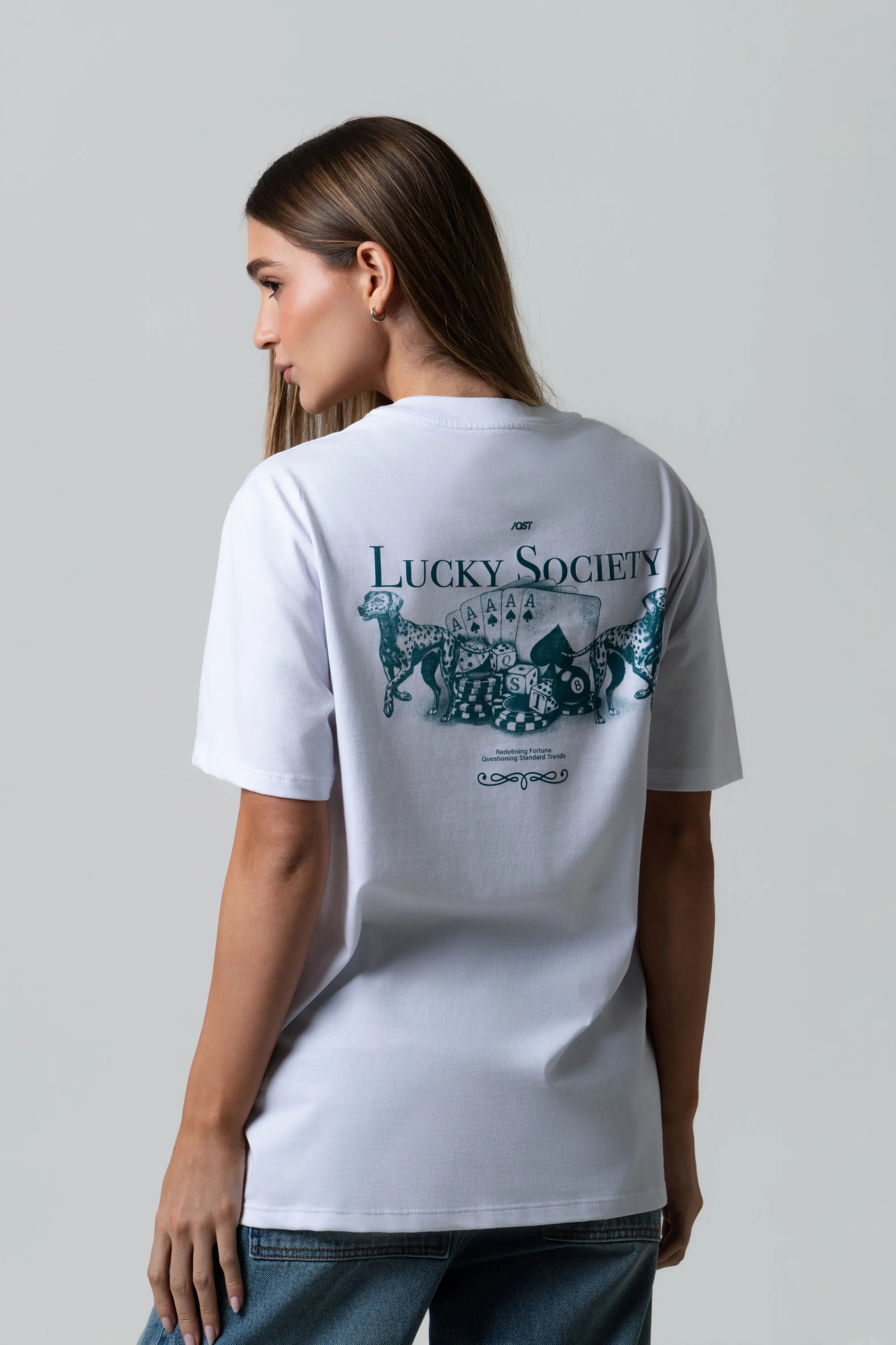 CAMISETA ESPECIAL ESTAMPADO LOCALIZADO COLOR IVORY