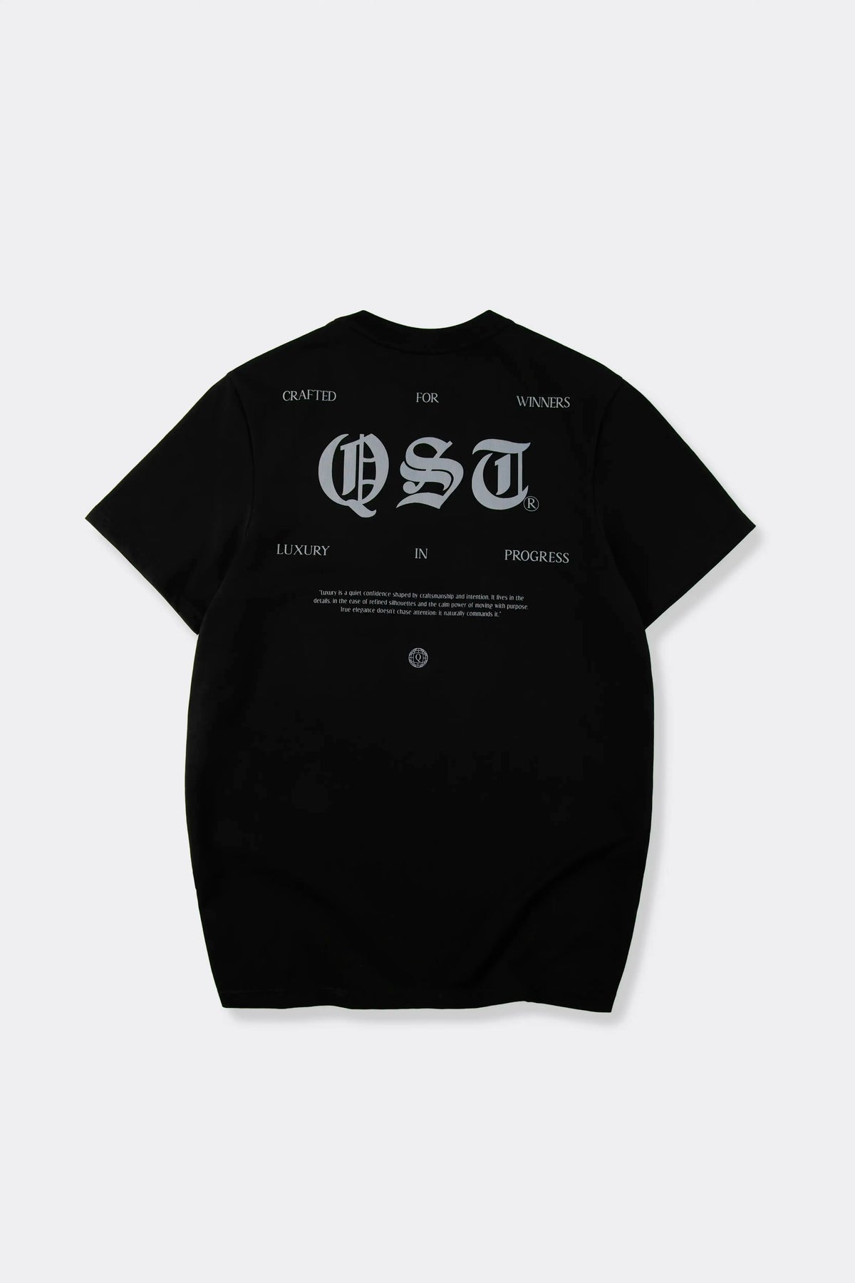 CAMISETA ESPECIAL ESTAMPADO LOCALIZADO COLOR NEGRO