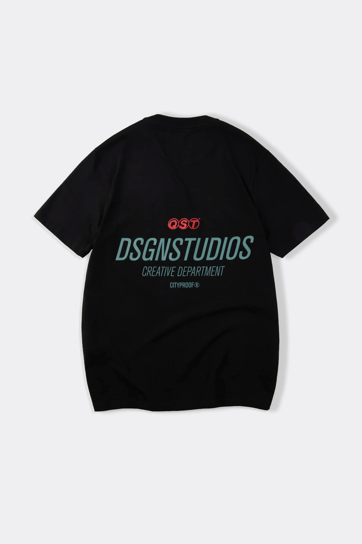 CAMISETA ESPECIAL ESTAMPADO LOCALIZADO COLOR NEGRO