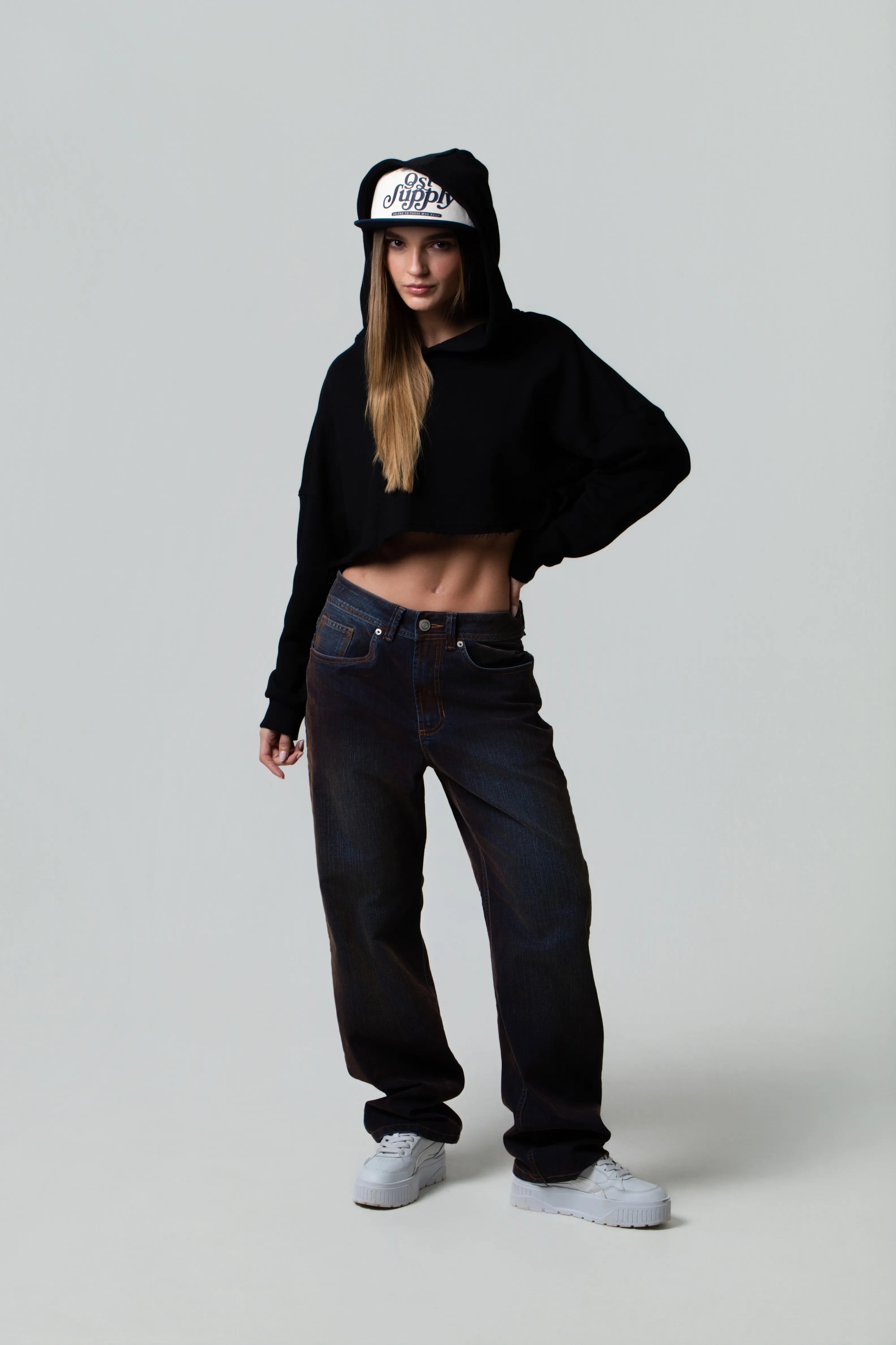 BUZO CERRADO COLOR NEGRO