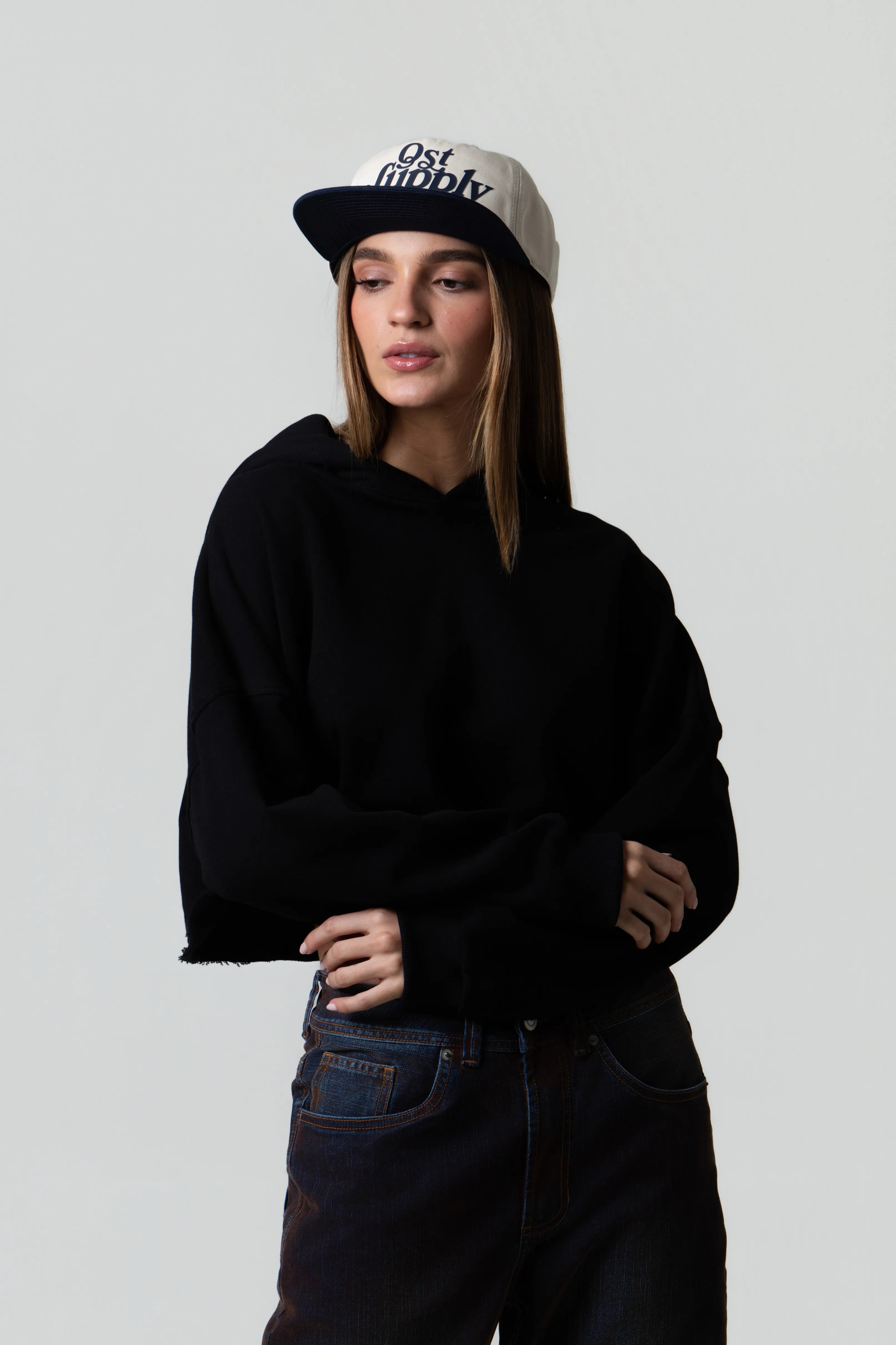 BUZO CERRADO COLOR NEGRO