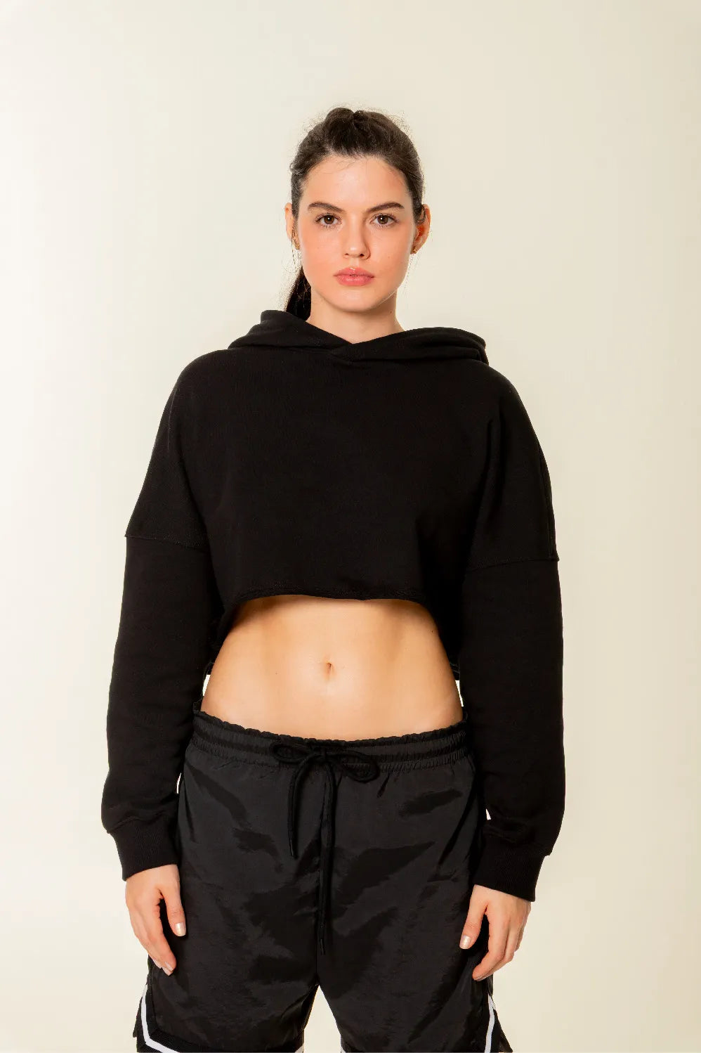 BUZO CERRADO COLOR NEGRO