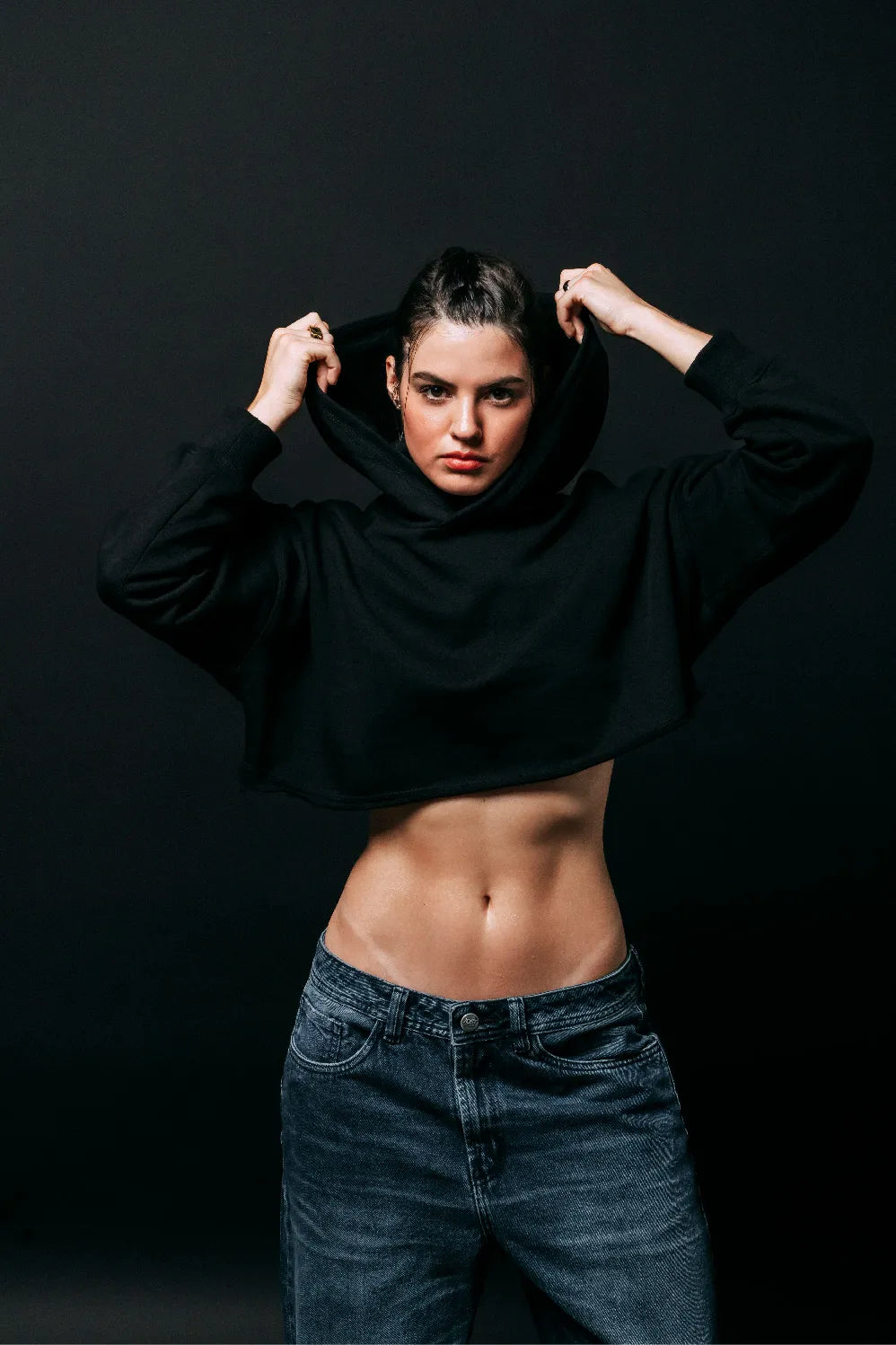 BUZO CERRADO COLOR NEGRO