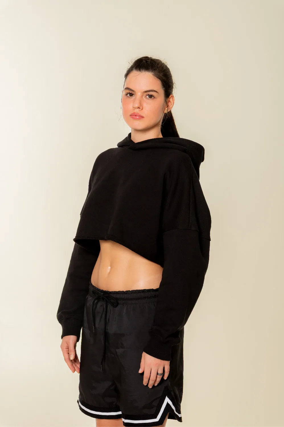 BUZO CERRADO COLOR NEGRO