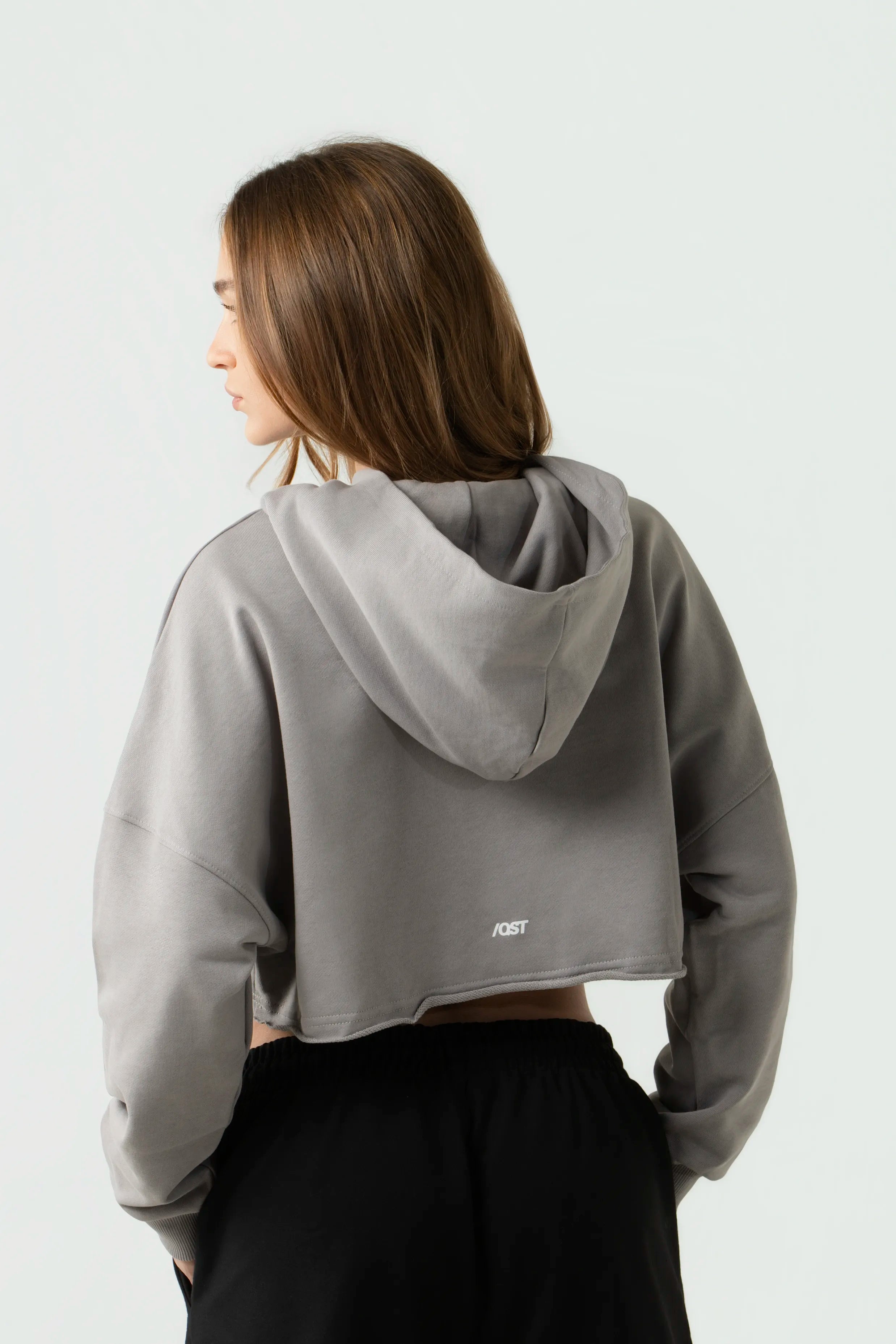 BUZO CERRADO COLOR GRIS AVE
