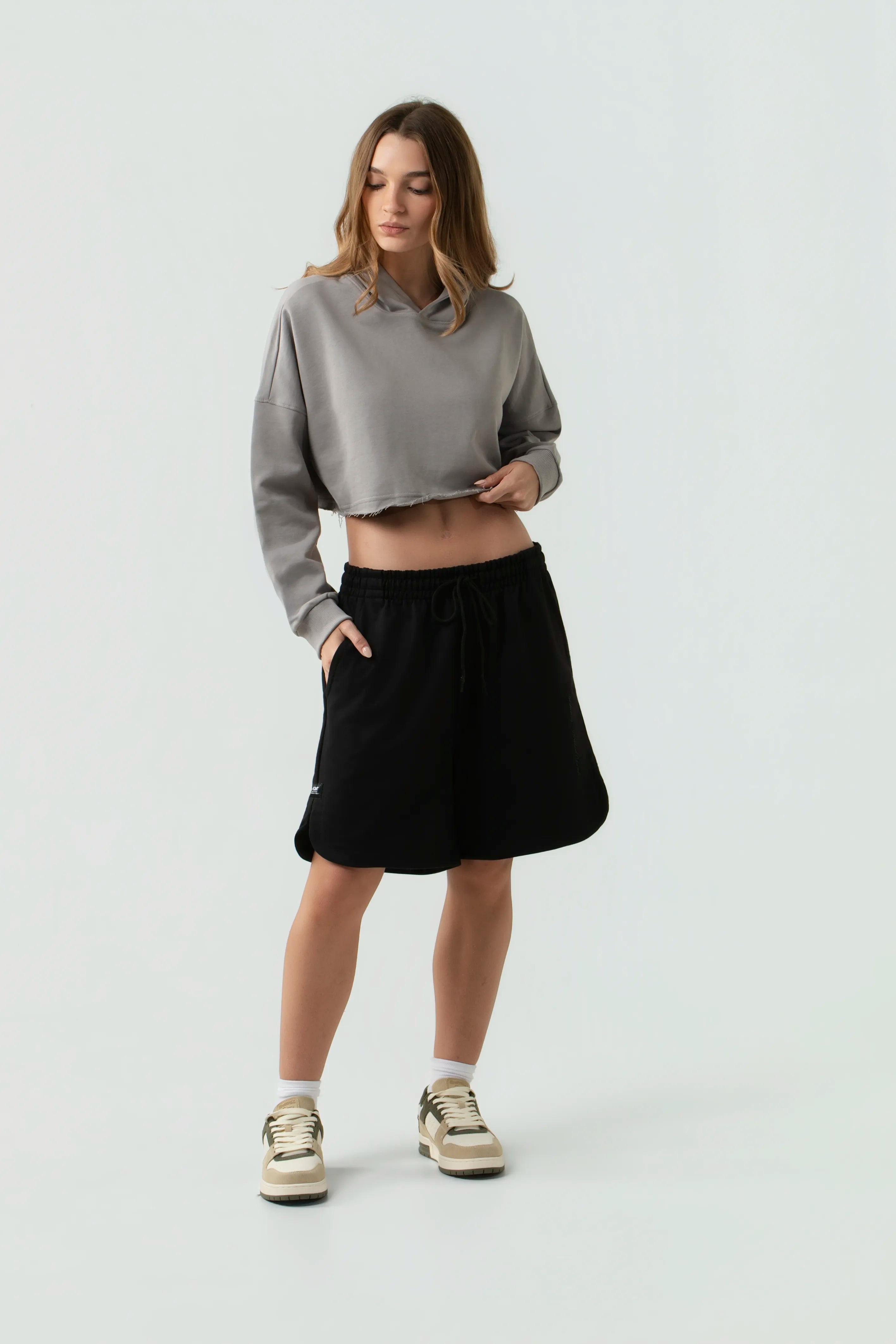 BUZO CERRADO COLOR GRIS AVE